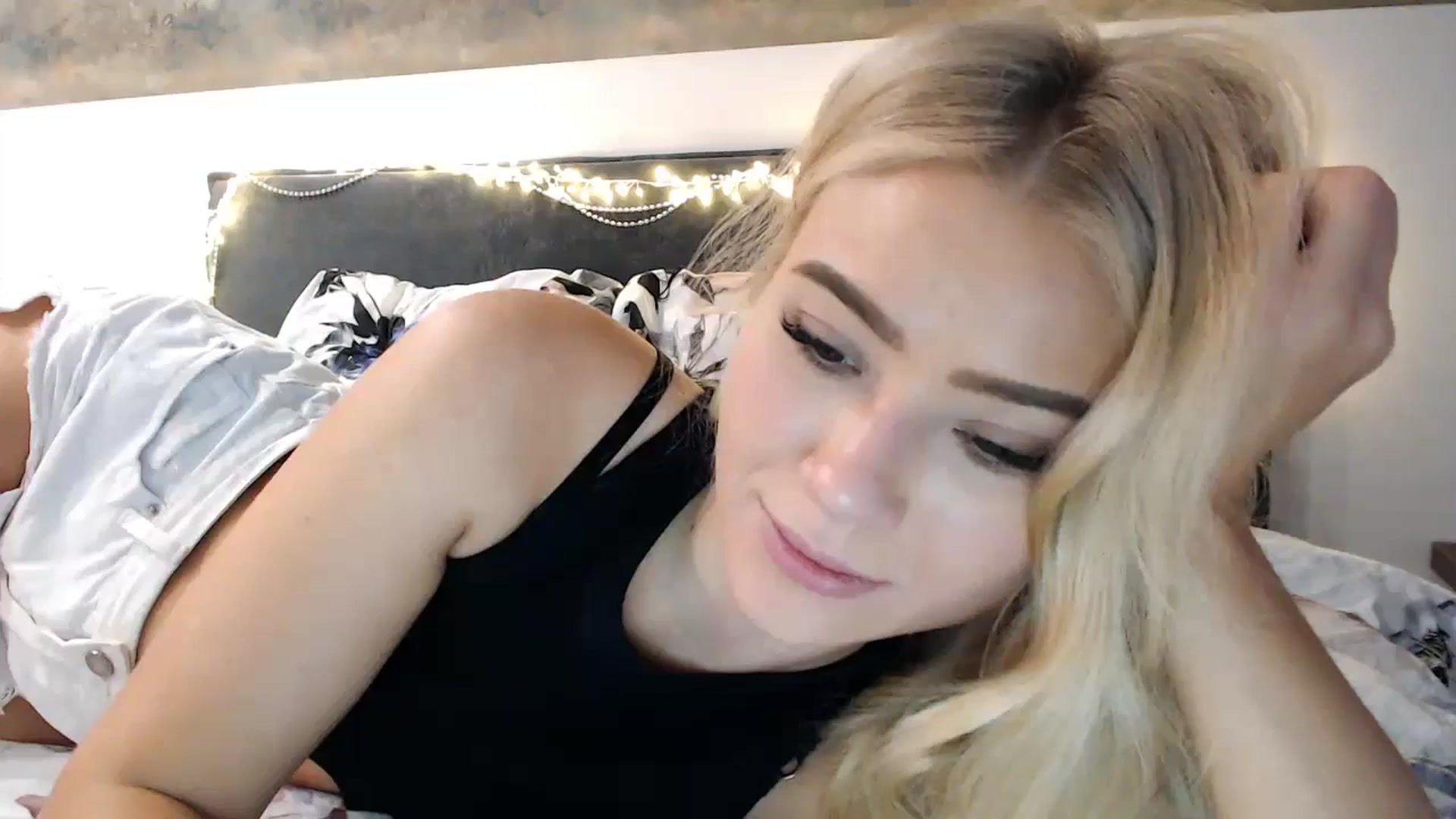 Gallery image thumbnail from fiancee's myfreecams stream on, 12/14/2024, 05:40 image 1 of 20