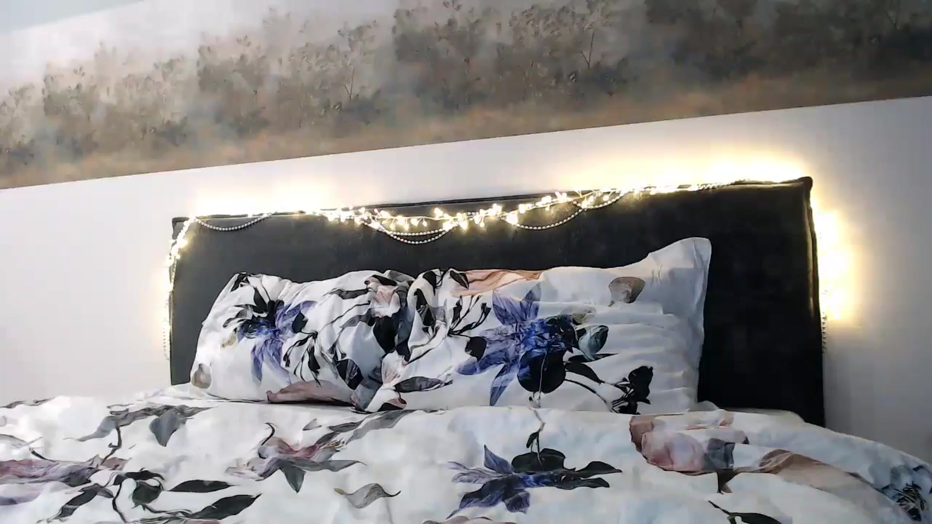 Gallery image thumbnail from fiancee's myfreecams stream on, 12/14/2024, 05:40 image 20 of 20