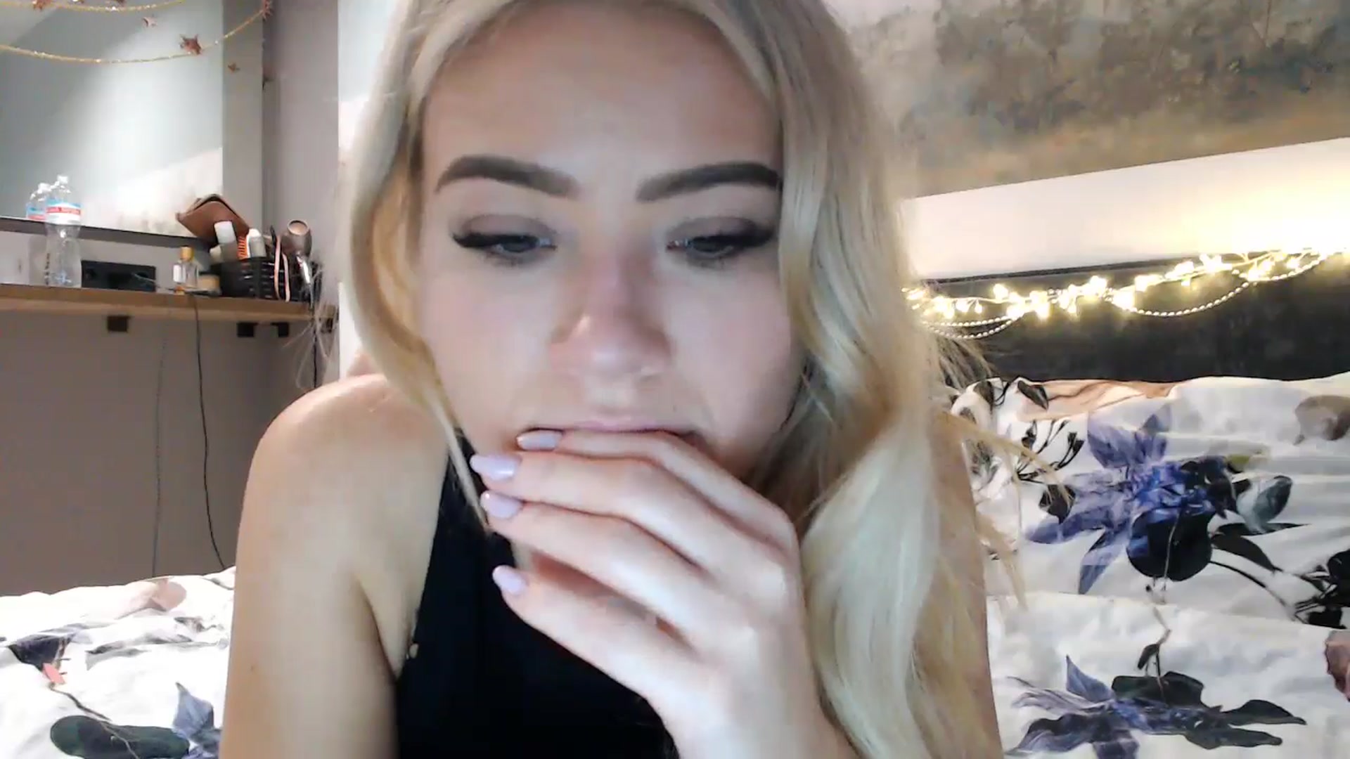 Gallery image thumbnail from fiancee's myfreecams stream on, 12/14/2024, 05:40 image 5 of 20