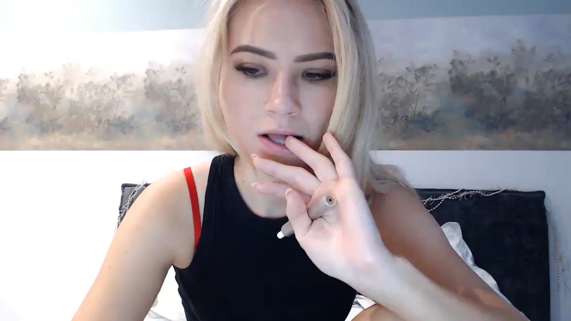 Gallery image thumbnail from fiancee's myfreecams stream on, 12/16/2024, 05:58 image 9 of 20