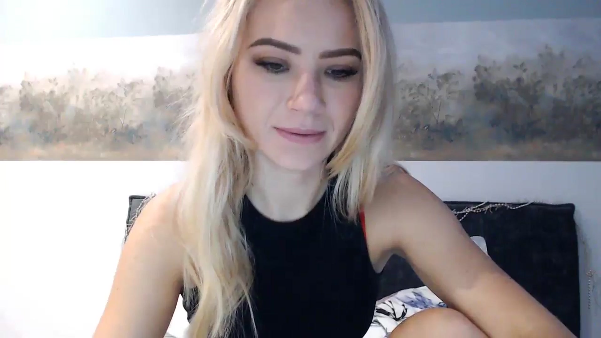 Gallery image thumbnail from fiancee's myfreecams stream on, 12/16/2024, 05:58 image 4 of 20