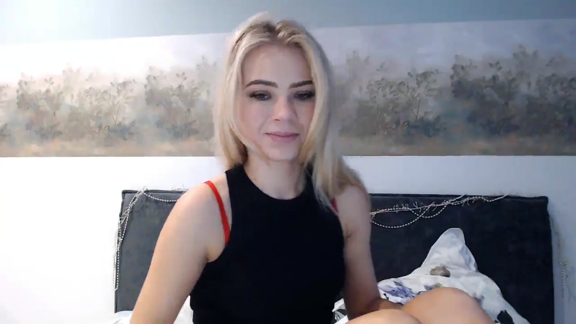 Gallery image thumbnail from fiancee's myfreecams stream on, 12/16/2024, 05:58 image 12 of 20