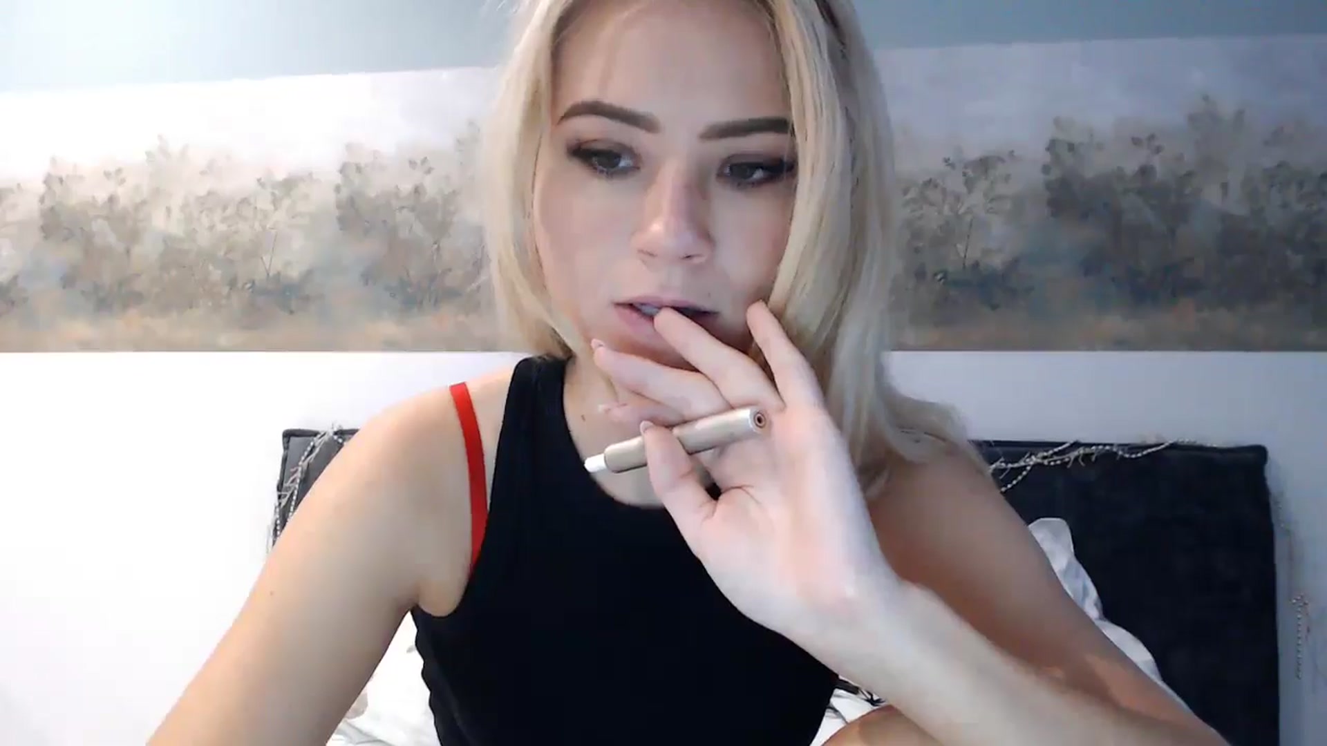 Gallery image thumbnail from fiancee's myfreecams stream on, 12/16/2024, 05:58 image 11 of 20