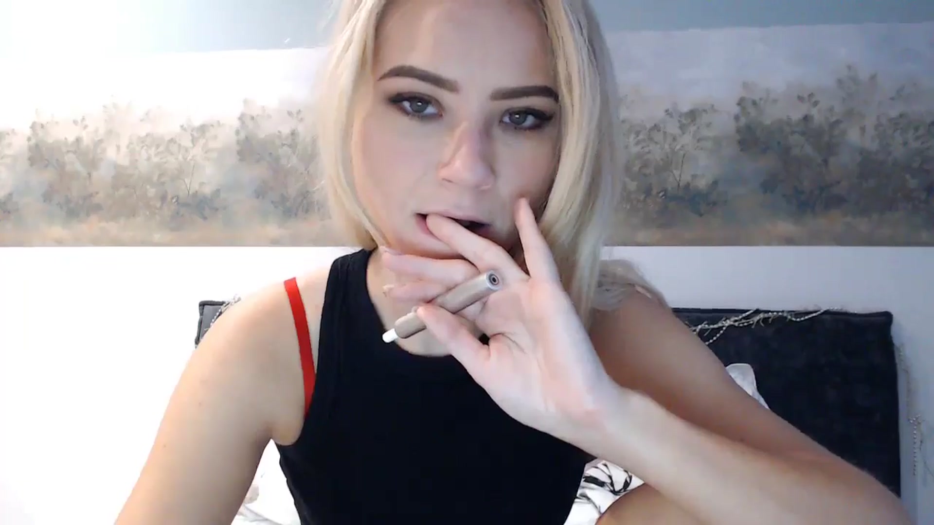 Gallery image thumbnail from fiancee's myfreecams stream on, 12/16/2024, 05:58 image 7 of 20