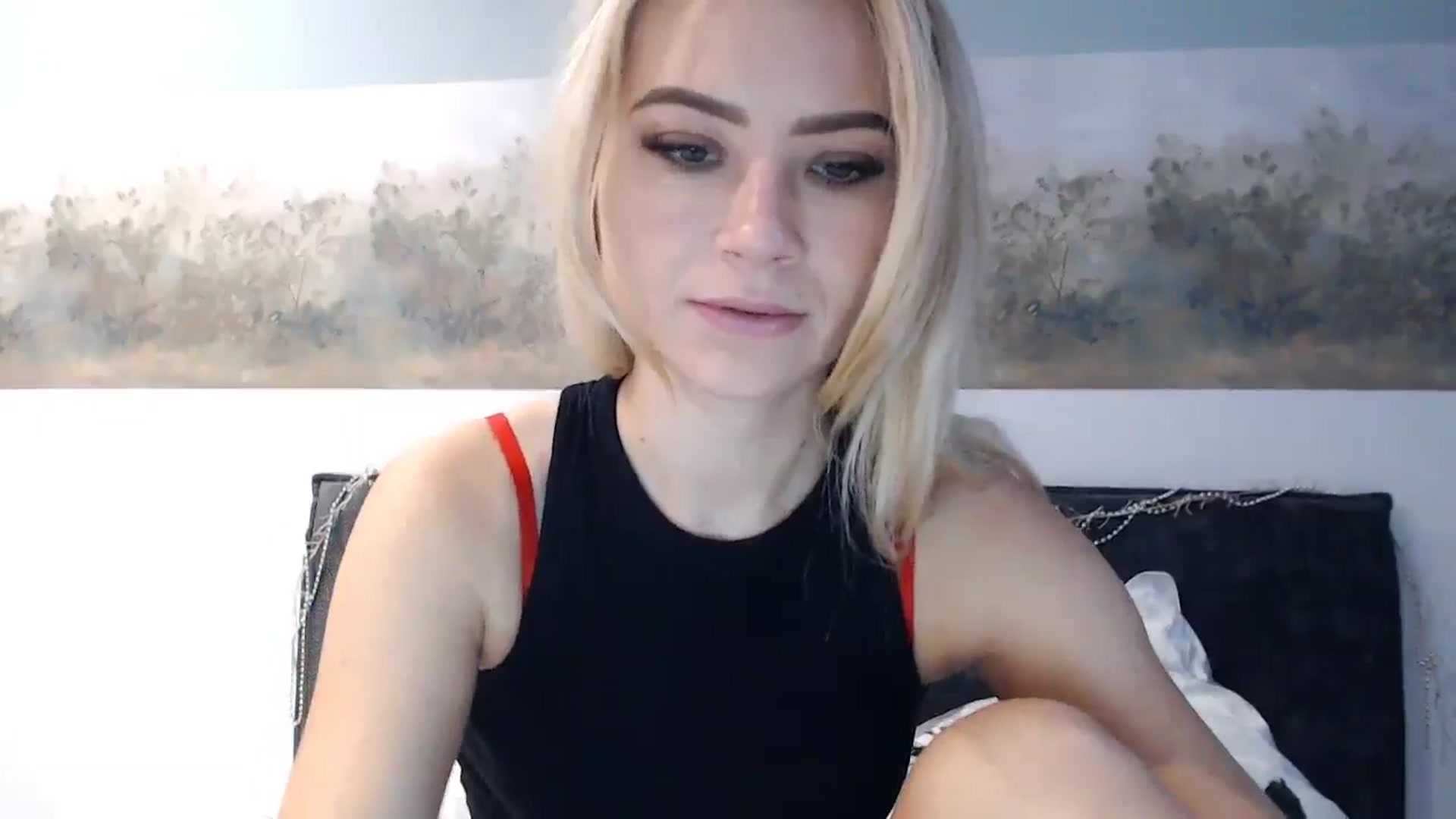 Gallery image thumbnail from fiancee's myfreecams stream on, 12/16/2024, 05:58 image 6 of 20