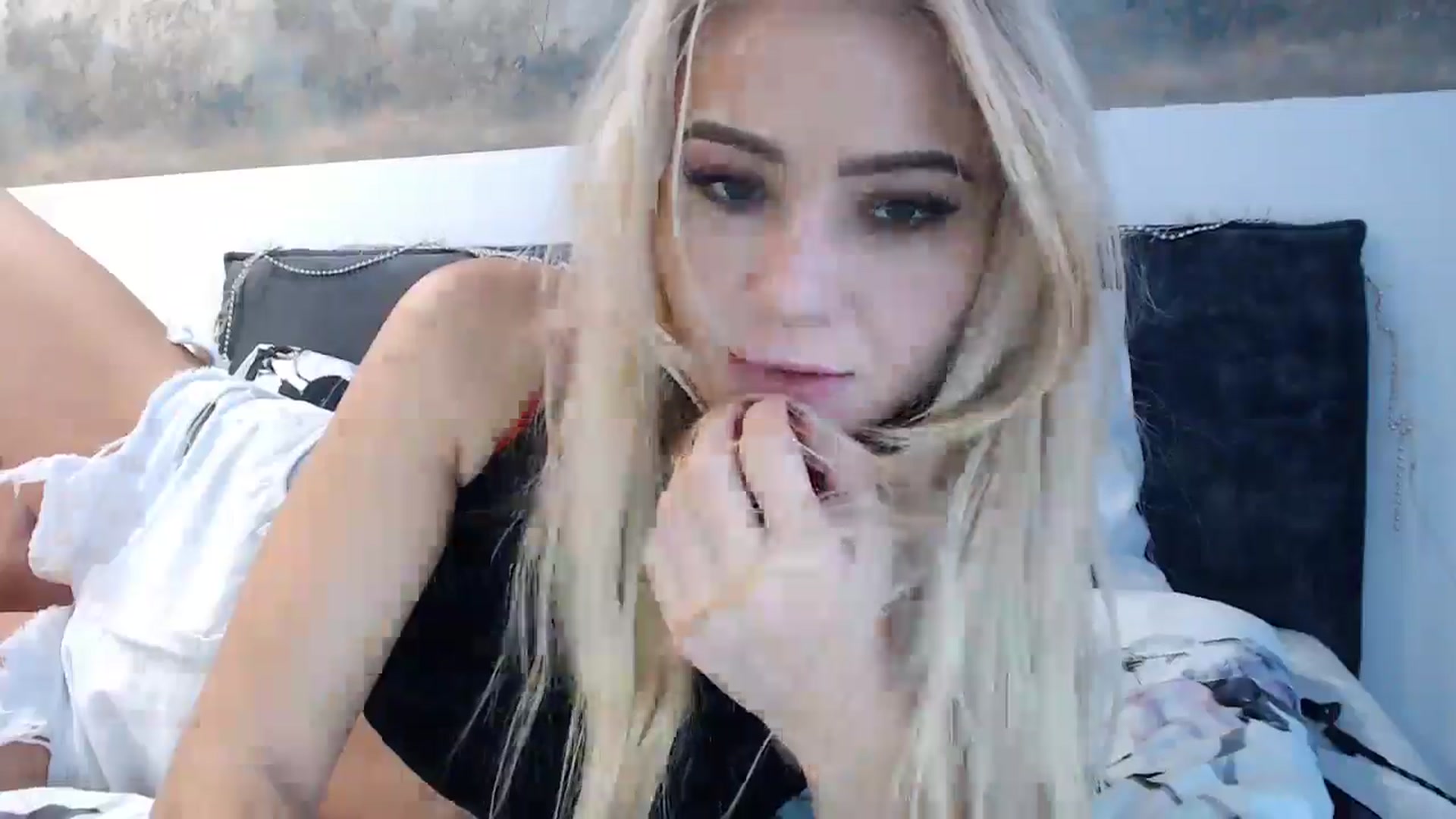 Gallery image thumbnail from fiancee's myfreecams stream on, 12/16/2024, 07:05 image 7 of 20