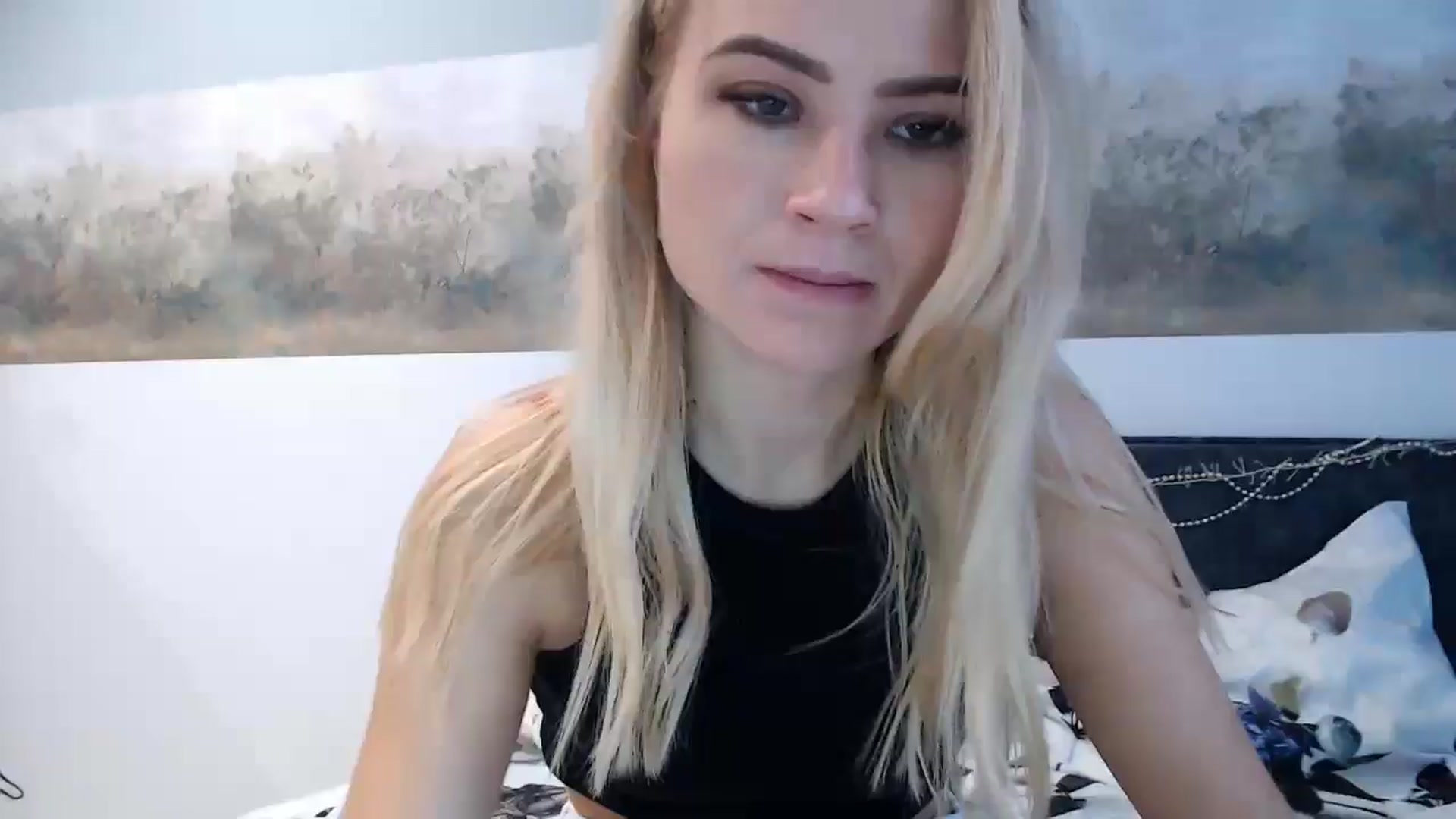 Gallery image thumbnail from fiancee's myfreecams stream on, 12/16/2024, 07:05 image 4 of 20