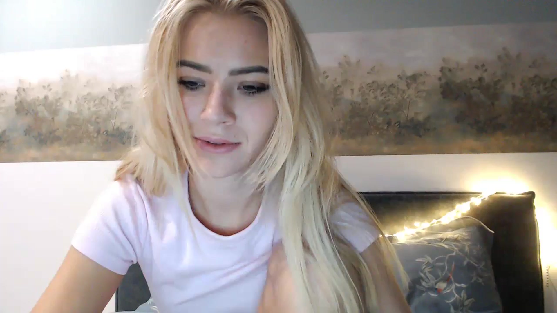 Gallery image thumbnail from fiancee's myfreecams stream on, 12/21/2024, 06:00 image 9 of 20