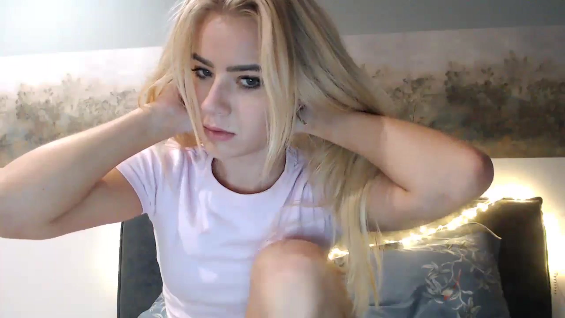 Gallery image thumbnail from fiancee's myfreecams stream on, 12/21/2024, 06:00 image 8 of 20