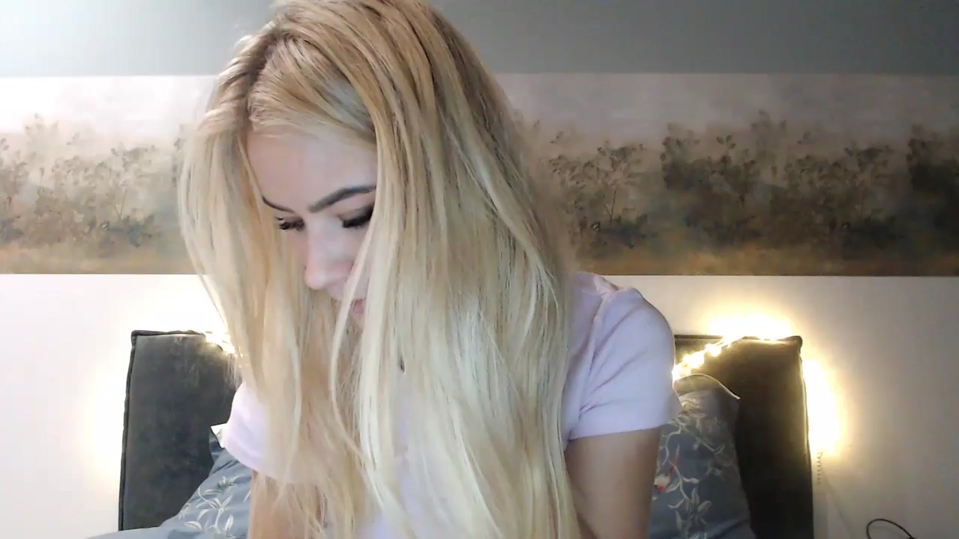 Gallery image thumbnail from fiancee's myfreecams stream on, 12/21/2024, 06:00 image 1 of 20