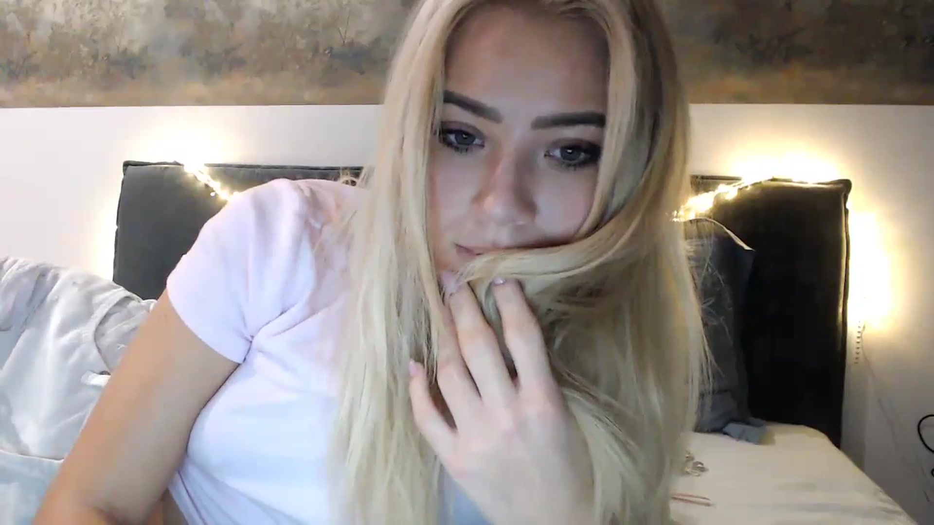 Gallery image thumbnail from fiancee's myfreecams stream on, 12/21/2024, 06:00 image 5 of 20