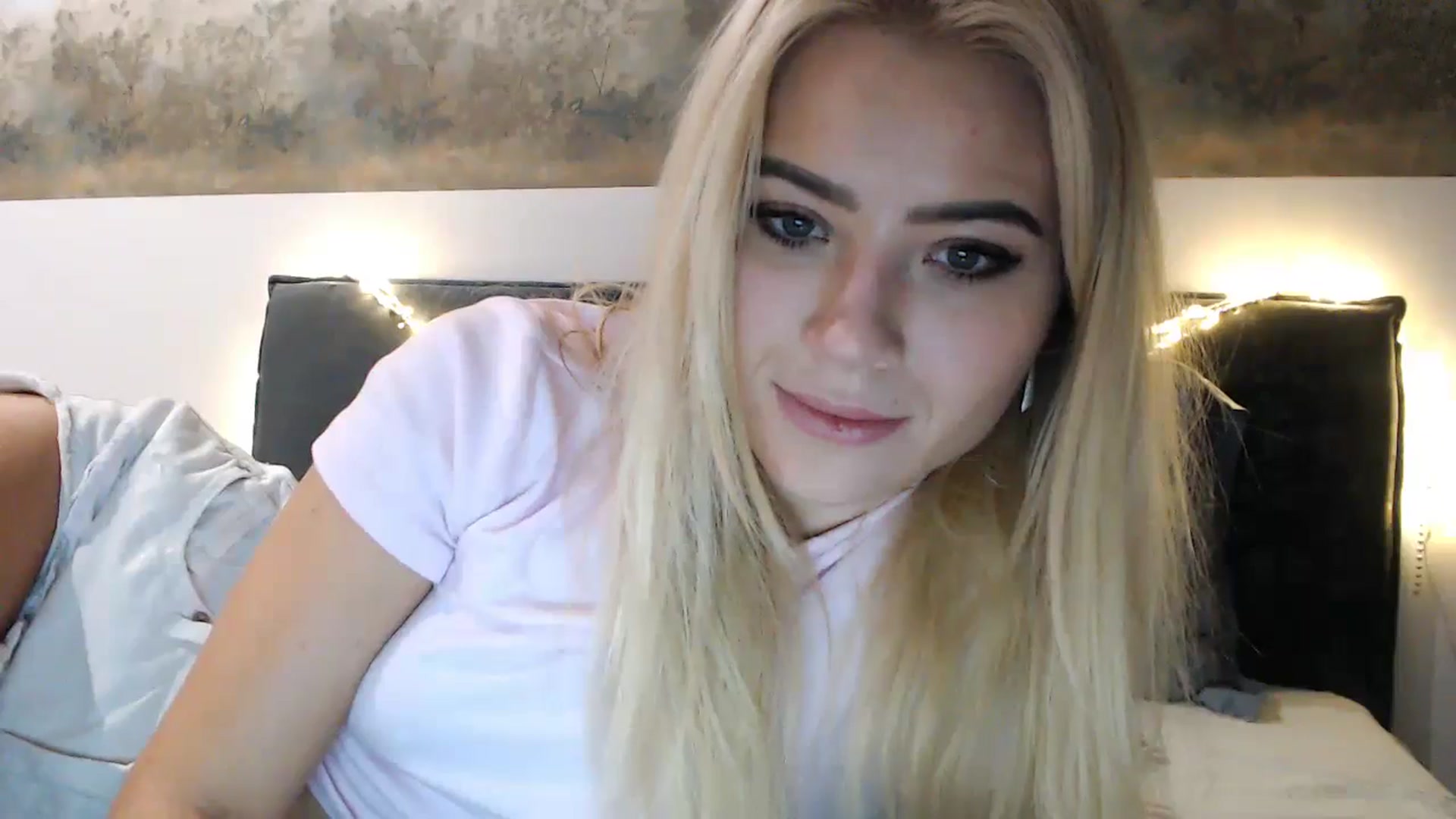 Gallery image thumbnail from fiancee's myfreecams stream on, 12/21/2024, 06:00 image 3 of 20
