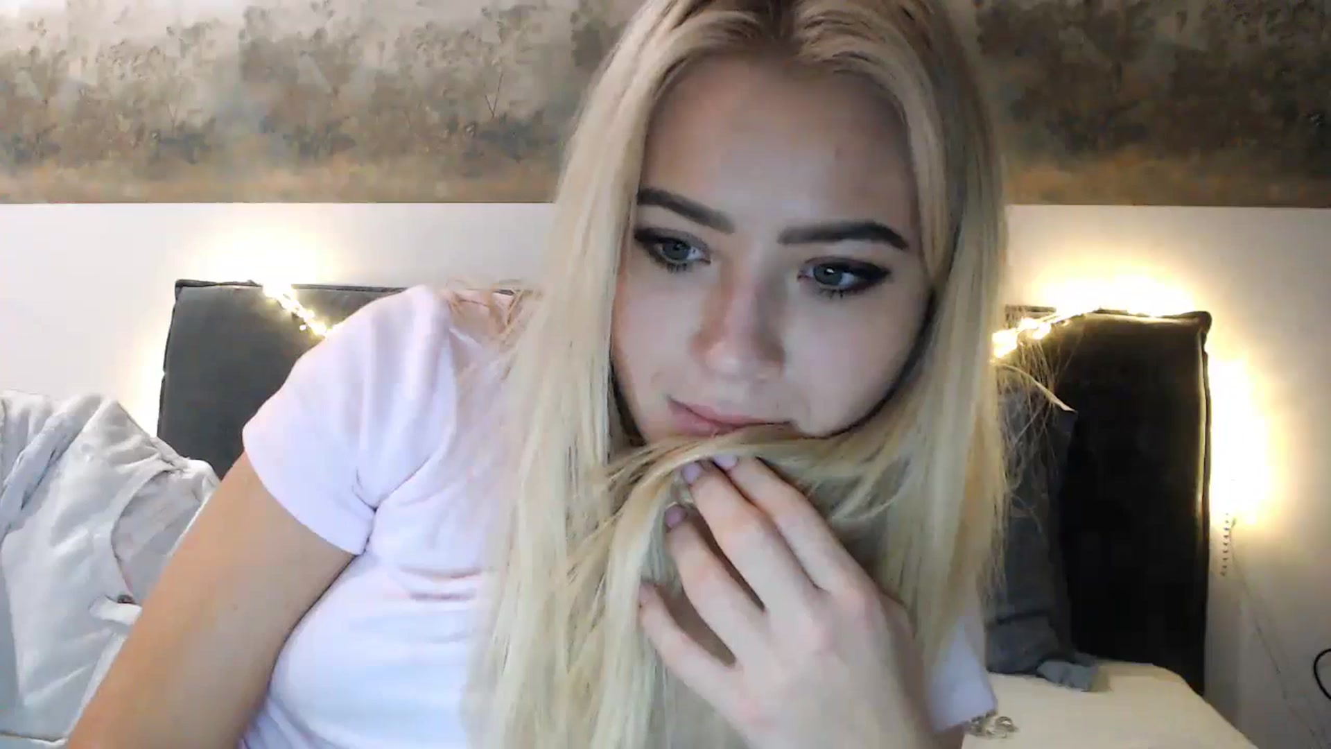 Gallery image thumbnail from fiancee's myfreecams stream on, 12/21/2024, 06:00 image 2 of 20