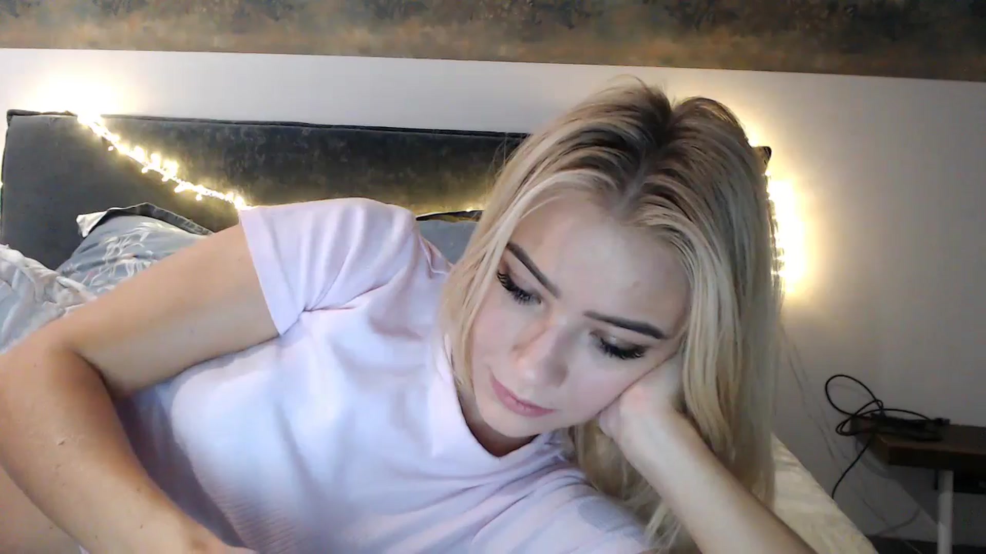 Gallery image thumbnail from fiancee's myfreecams stream on, 12/21/2024, 06:00 image 14 of 20