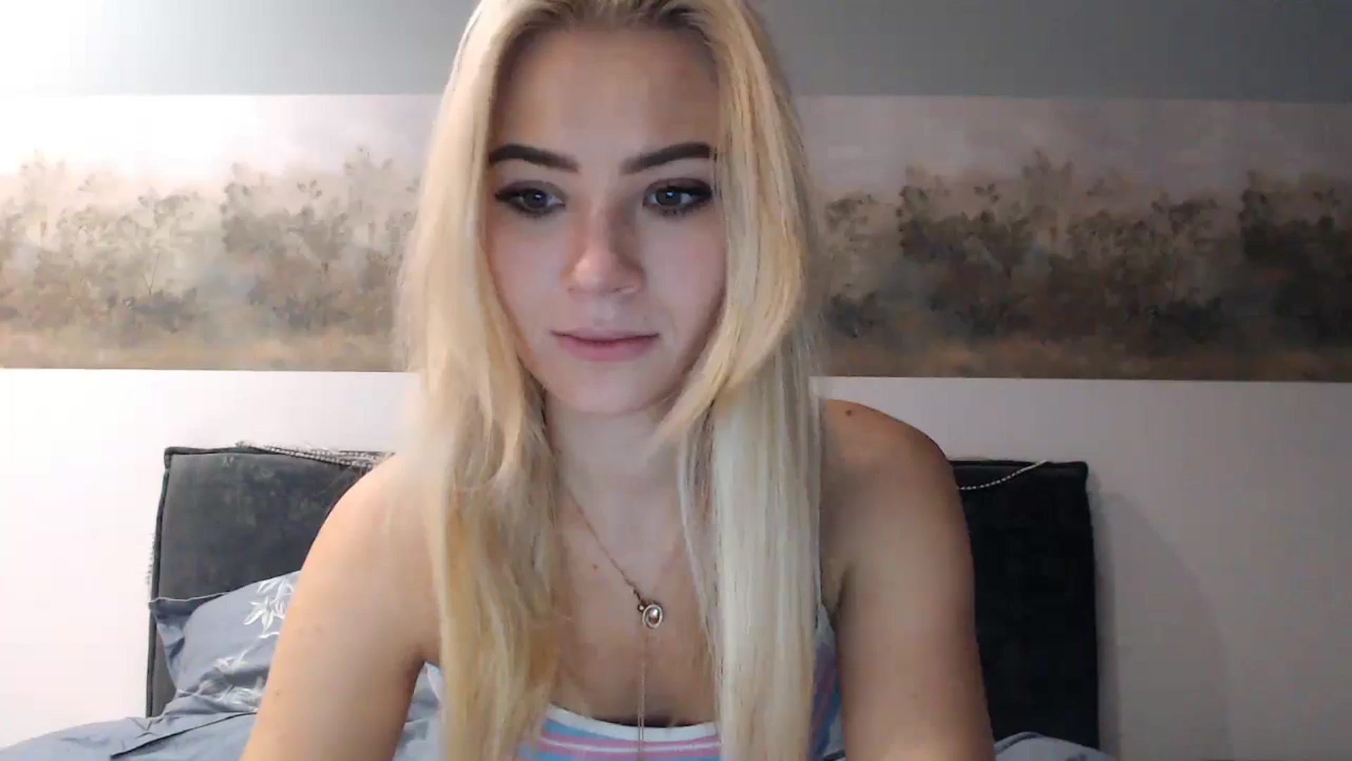 Gallery image thumbnail from fiancee's myfreecams stream on, 12/24/2024, 01:03 image 7 of 20