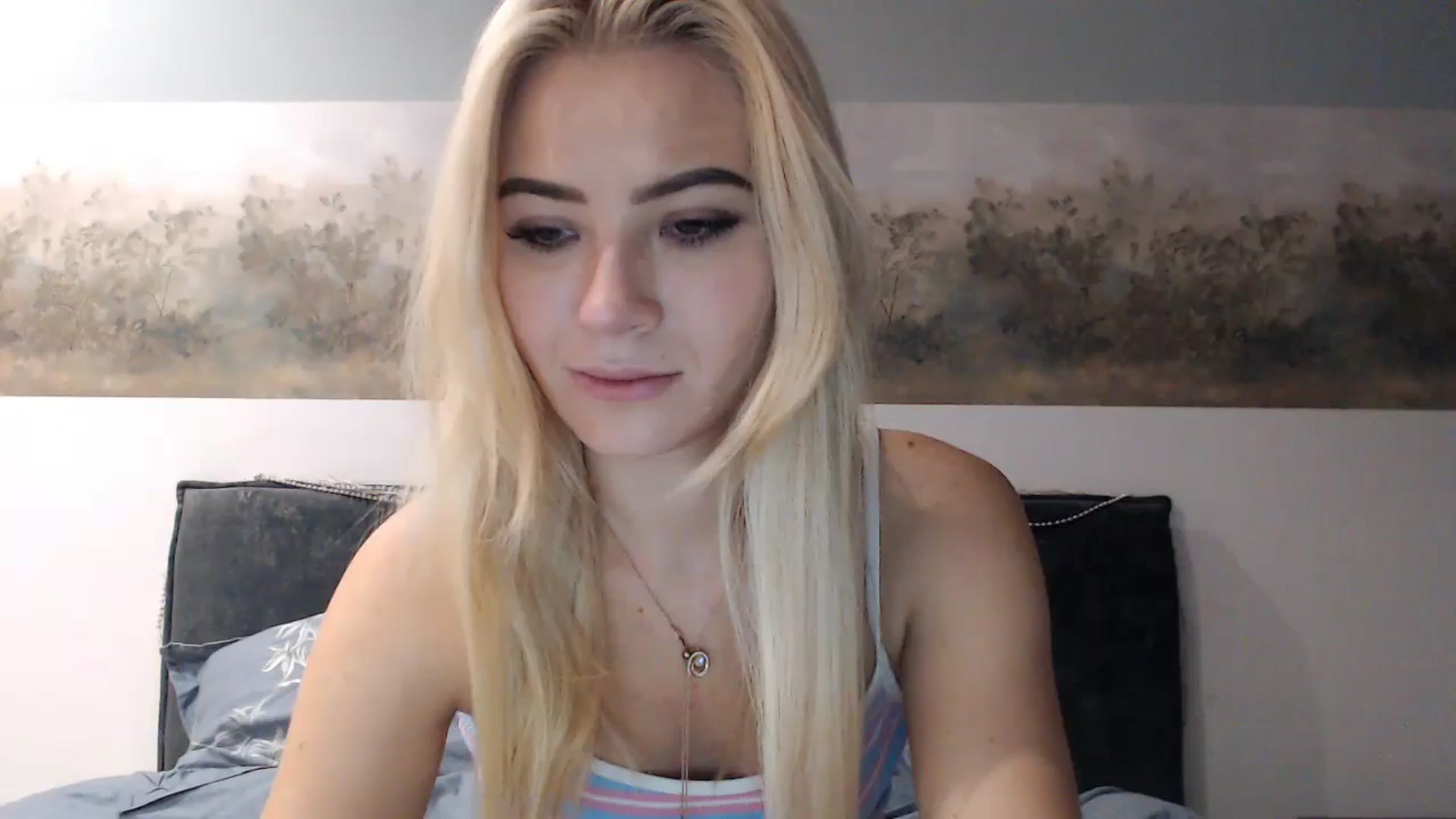 Gallery image thumbnail from fiancee's myfreecams stream on, 12/24/2024, 01:03 image 9 of 20