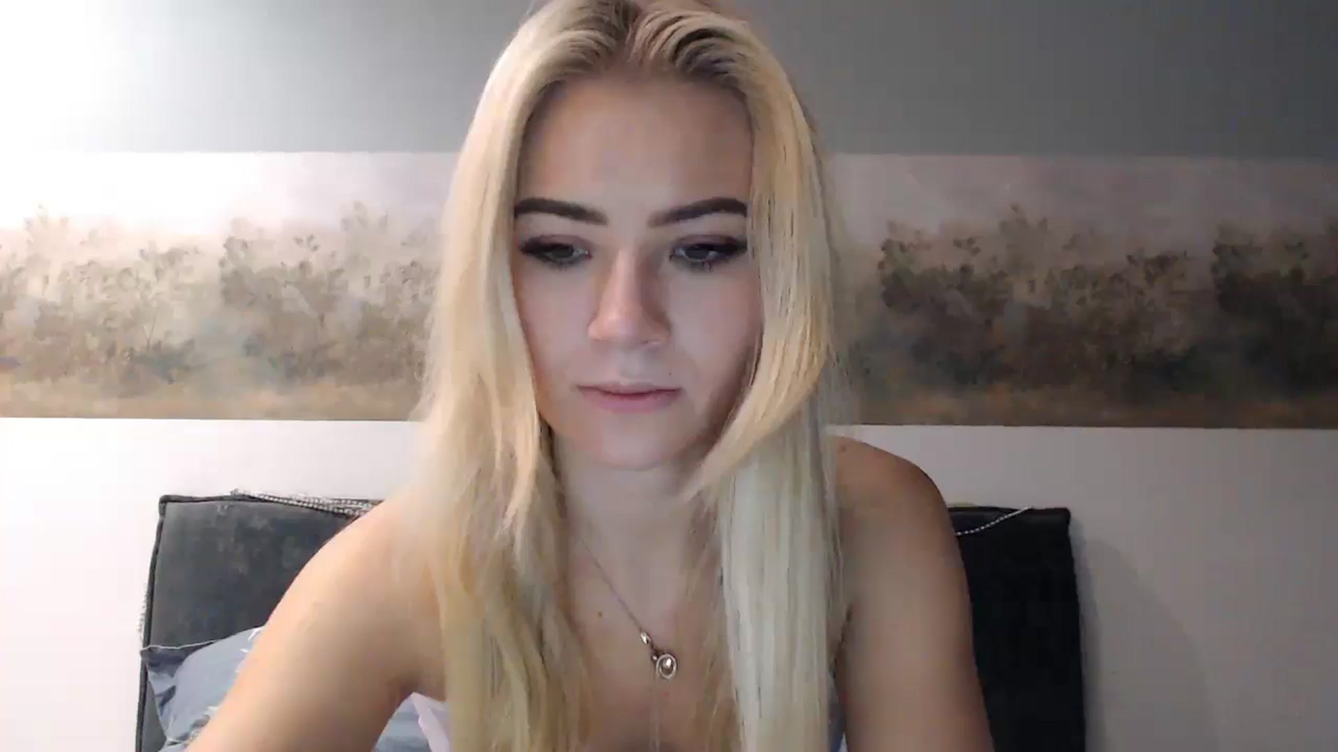 Gallery image thumbnail from fiancee's myfreecams stream on, 12/24/2024, 01:03 image 3 of 20