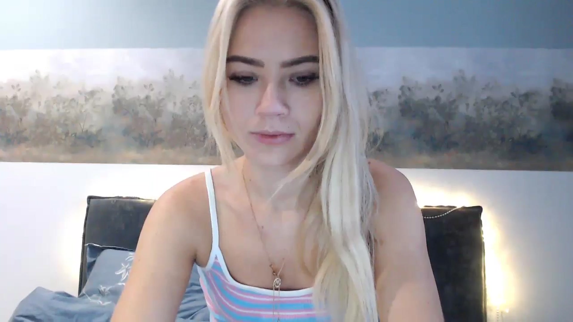 Gallery image thumbnail from fiancee's myfreecams stream on, 12/24/2024, 06:52 image 5 of 20