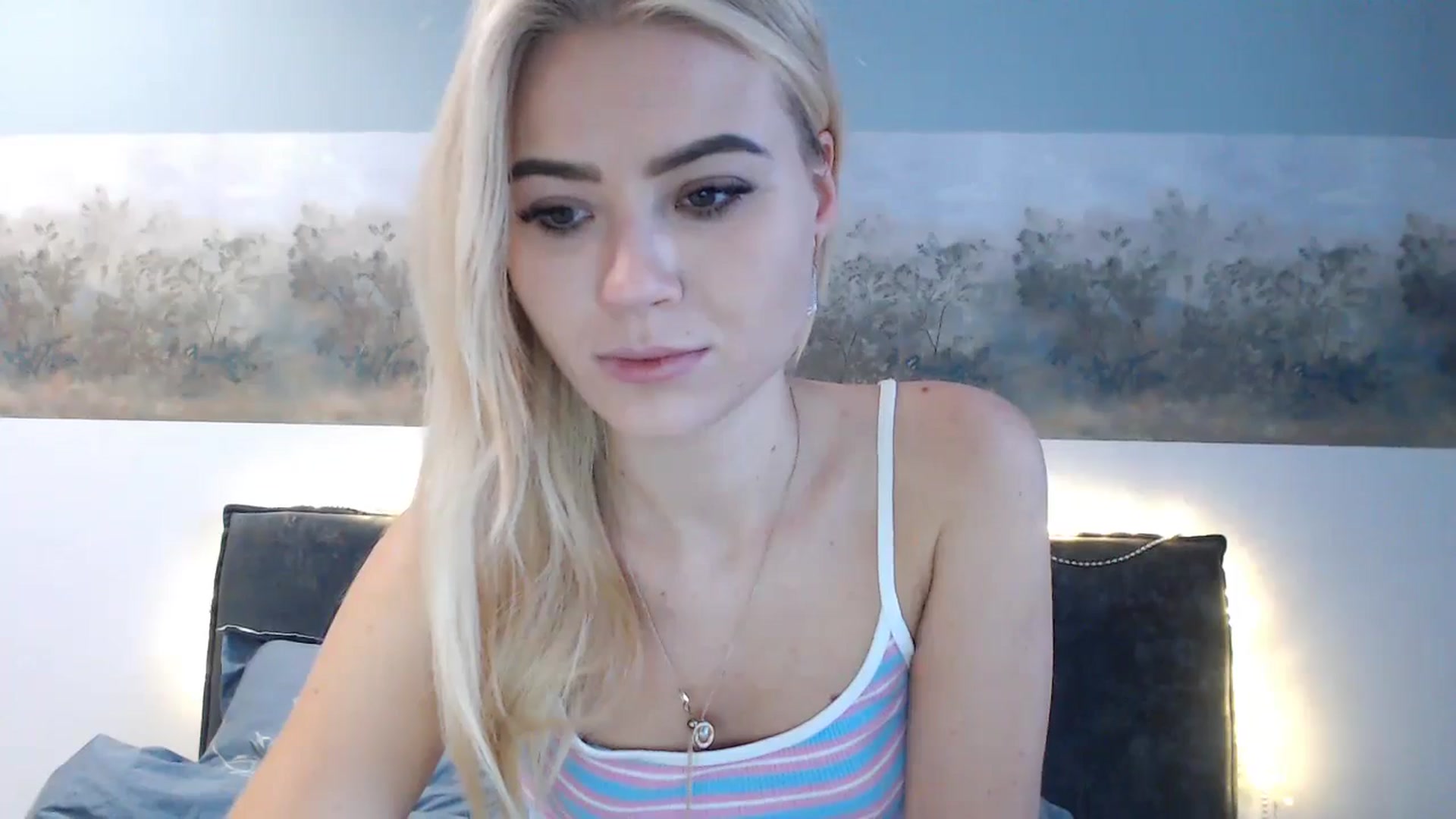 Gallery image thumbnail from fiancee's myfreecams stream on, 12/24/2024, 06:52 image 8 of 20