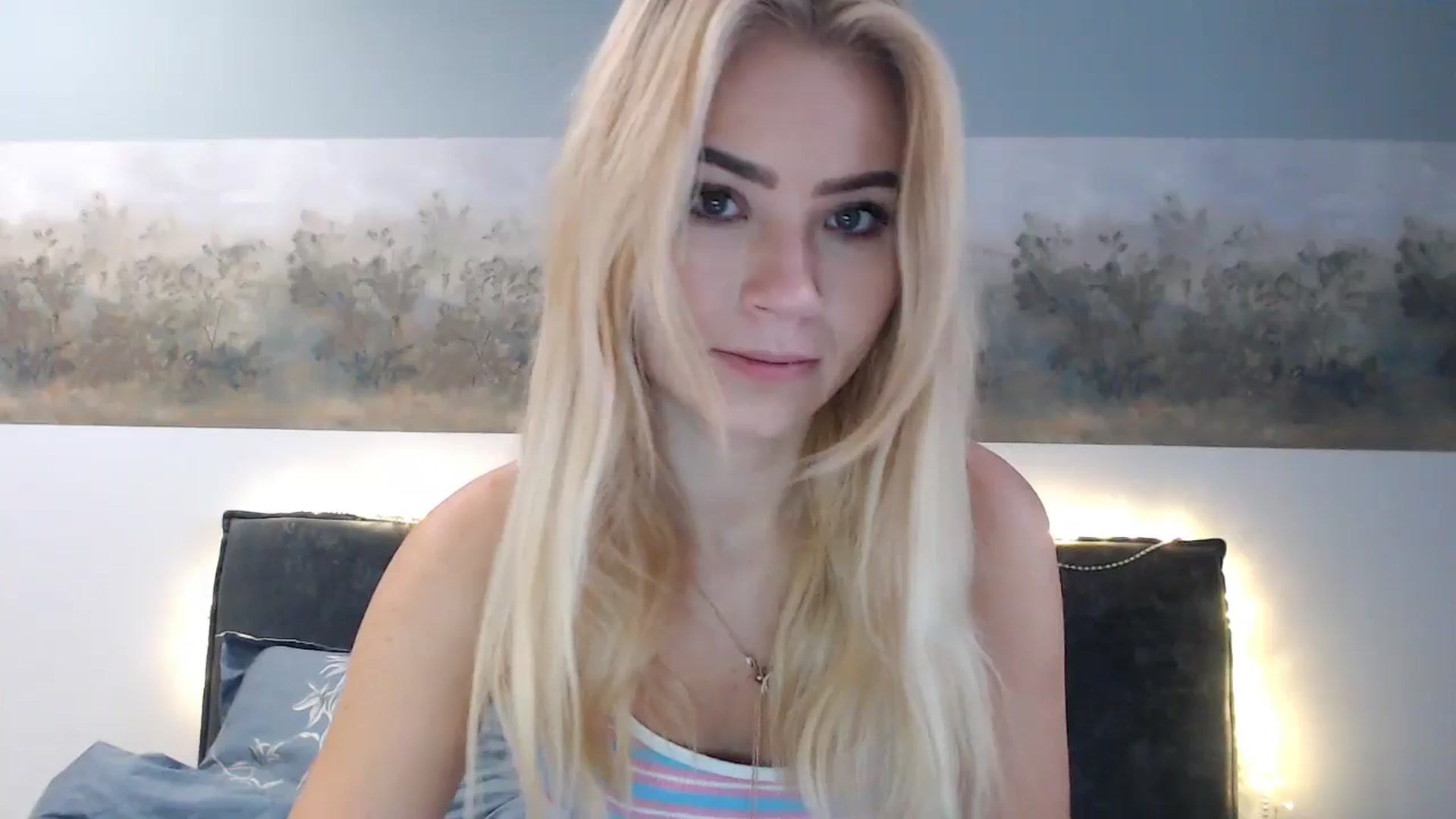 Gallery image thumbnail from fiancee's myfreecams stream on, 12/24/2024, 06:52 image 1 of 20