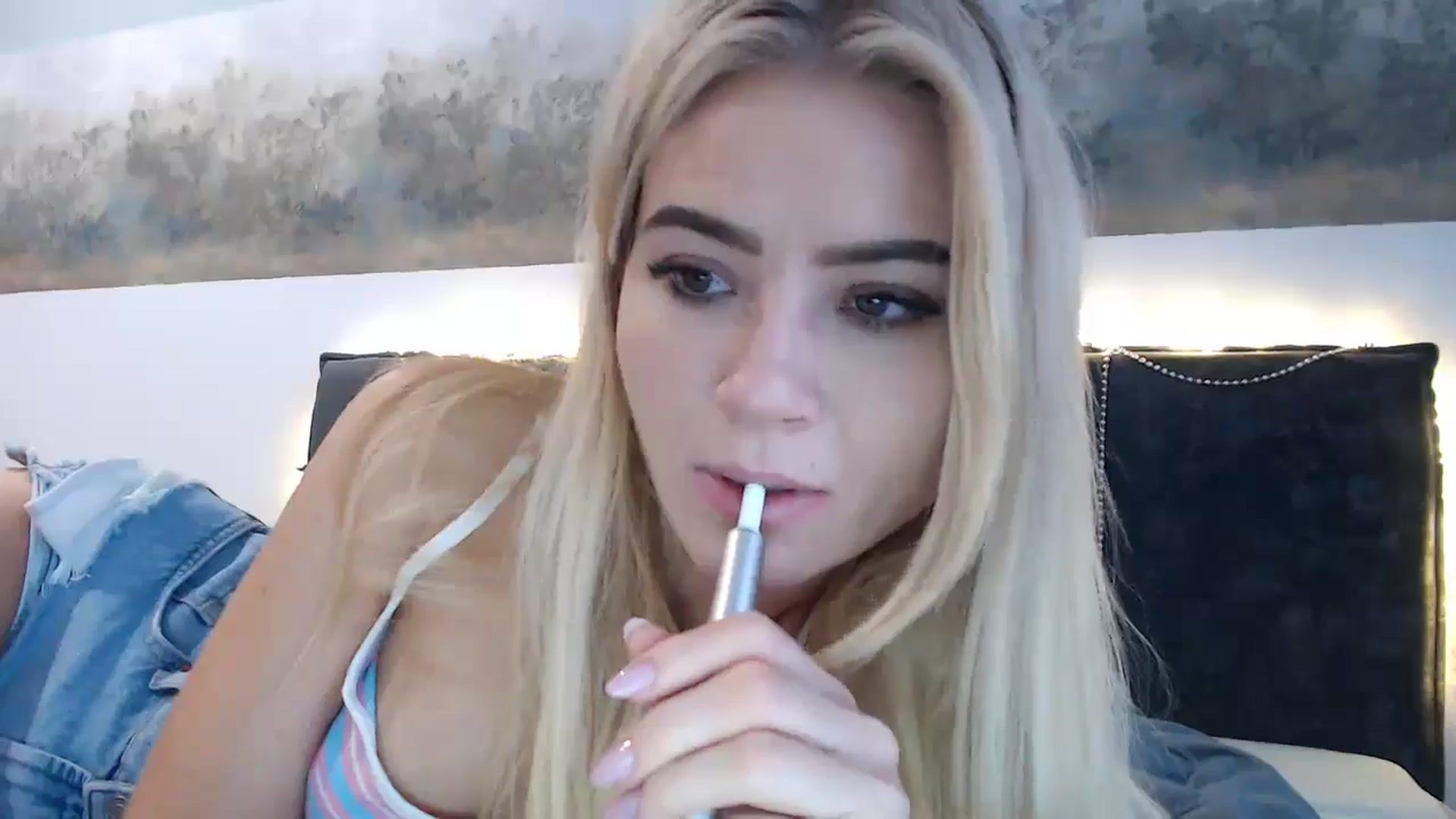 Gallery image thumbnail from fiancee's myfreecams stream on, 12/24/2024, 06:52 image 14 of 20