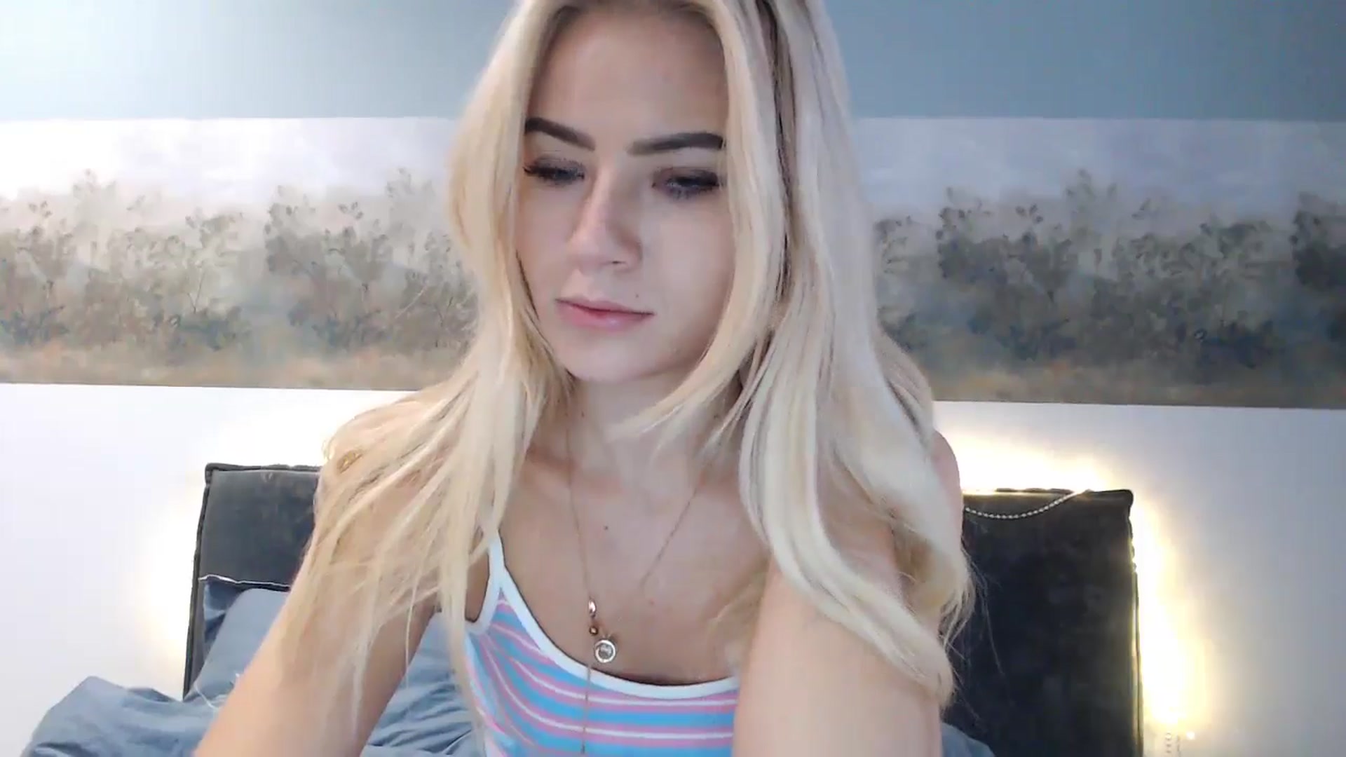 Gallery image thumbnail from fiancee's myfreecams stream on, 12/24/2024, 06:52 image 3 of 20