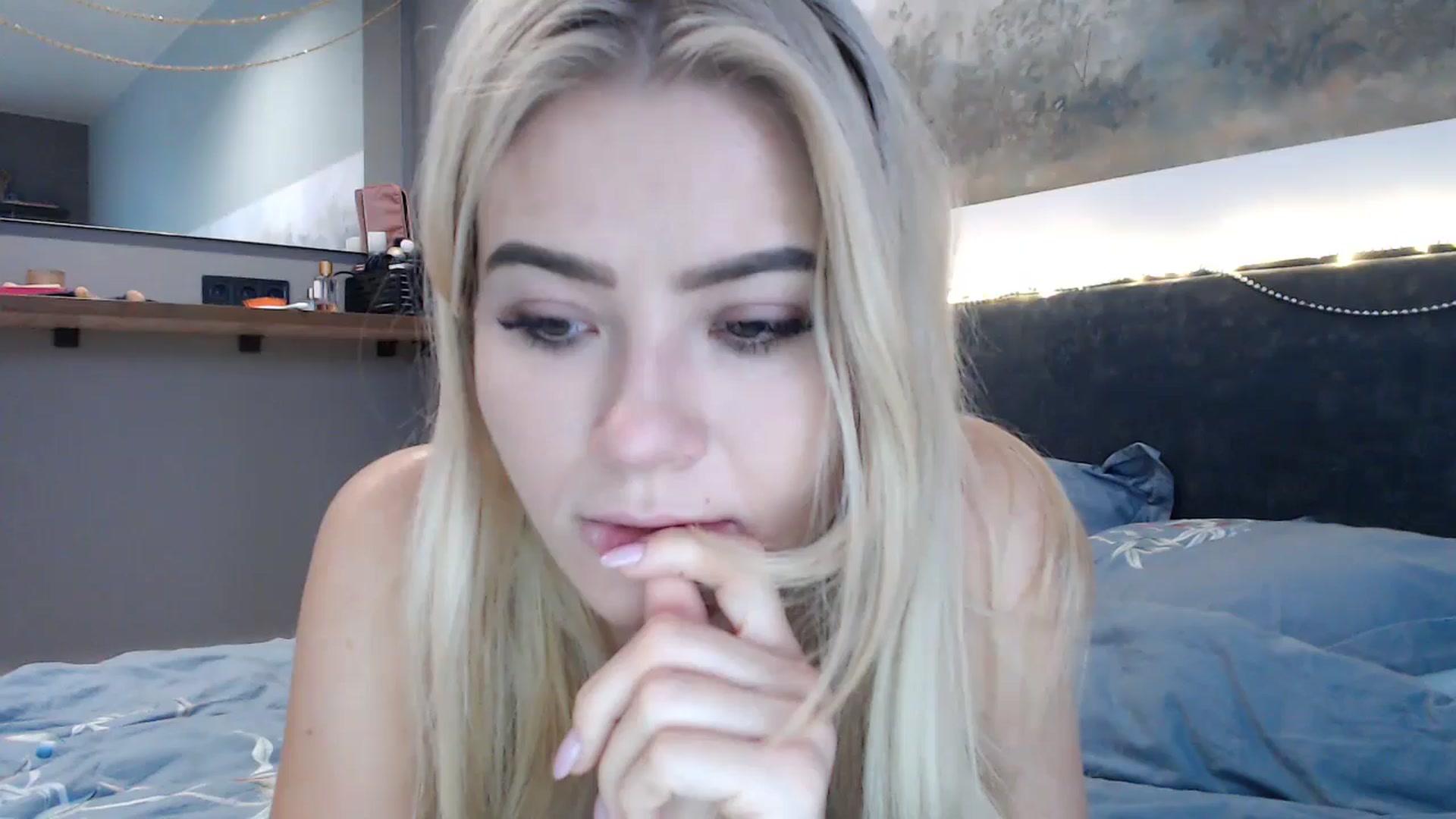 Gallery image thumbnail from fiancee's myfreecams stream on, 12/24/2024, 06:52 image 19 of 20