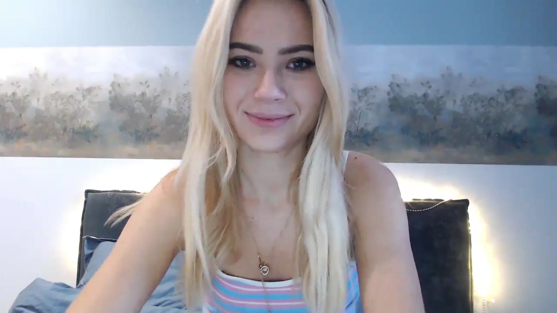 Gallery image thumbnail from fiancee's myfreecams stream on, 12/24/2024, 06:52 image 9 of 20