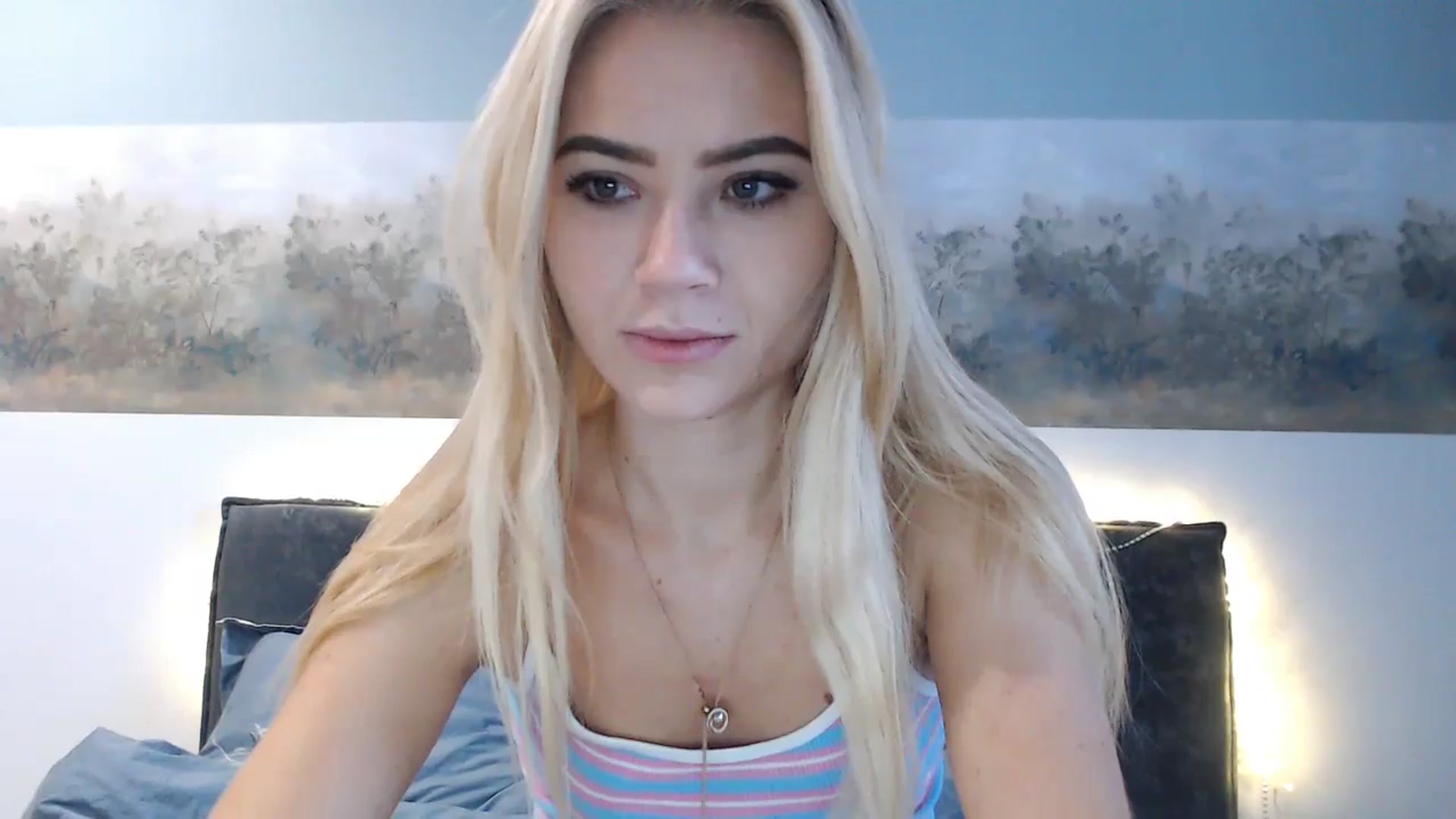 Gallery image thumbnail from fiancee's myfreecams stream on, 12/24/2024, 06:52 image 10 of 20