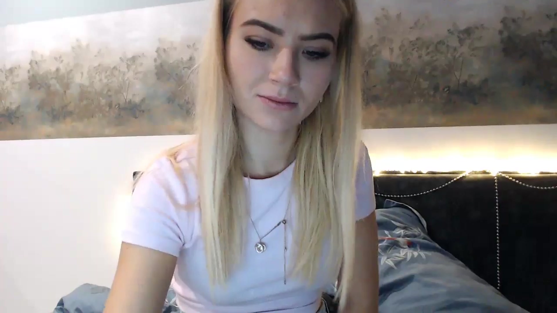Gallery image thumbnail from fiancee's myfreecams stream on, 12/25/2024, 05:49 image 9 of 20