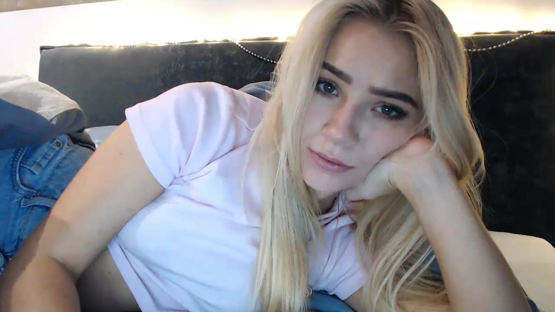 Gallery image thumbnail from fiancee's myfreecams stream on, 12/25/2024, 05:49 image 18 of 20