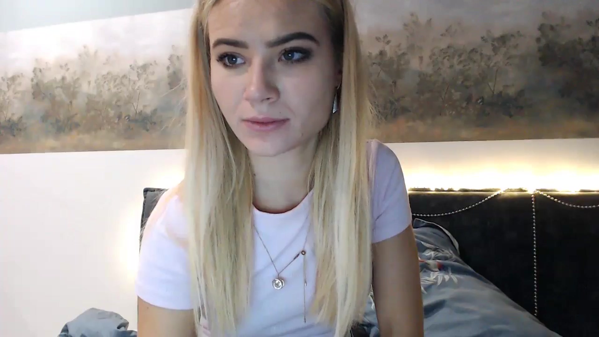 Gallery image thumbnail from fiancee's myfreecams stream on, 12/25/2024, 05:49 image 7 of 20
