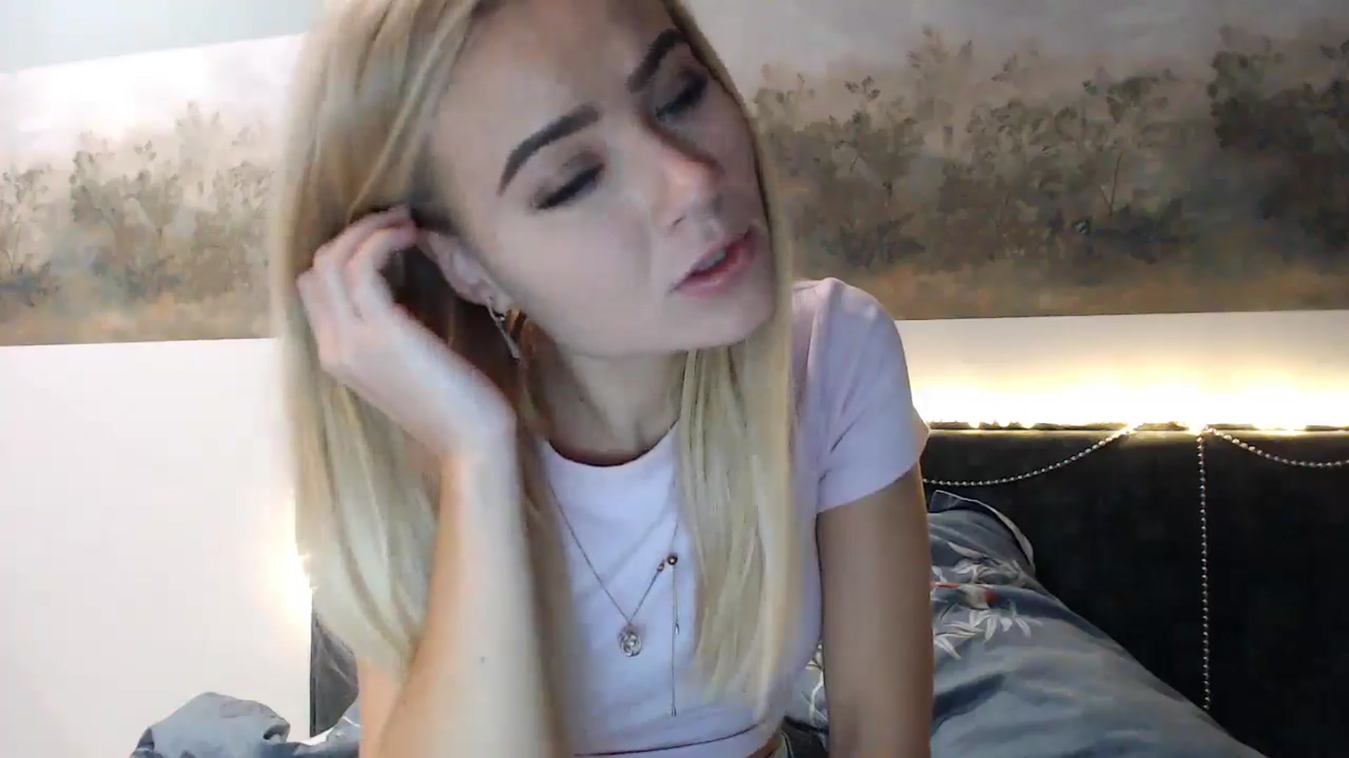 Gallery image thumbnail from fiancee's myfreecams stream on, 12/25/2024, 05:49 image 6 of 20