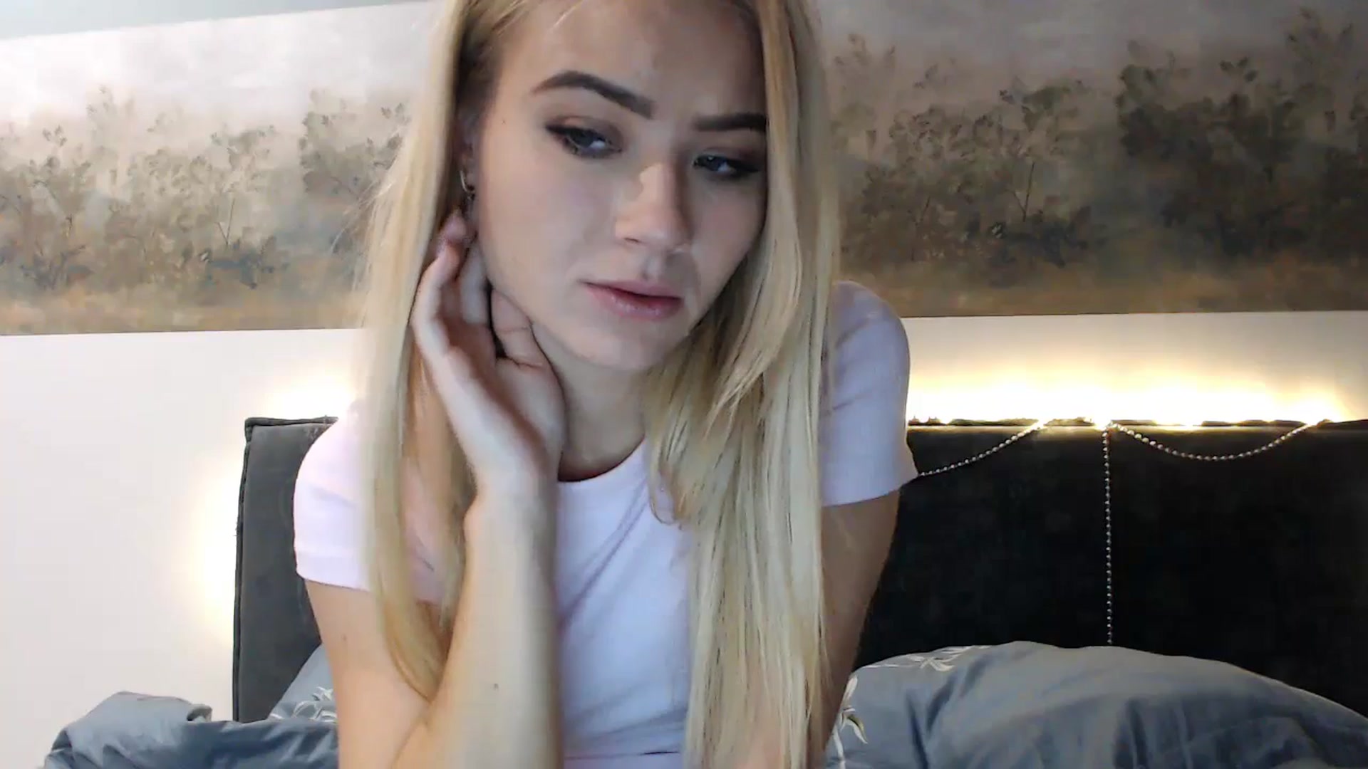 Gallery image thumbnail from fiancee's myfreecams stream on, 12/25/2024, 05:49 image 2 of 20