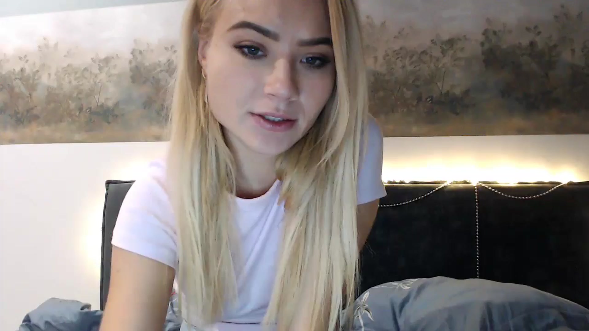 Gallery image thumbnail from fiancee's myfreecams stream on, 12/25/2024, 05:49 image 1 of 20