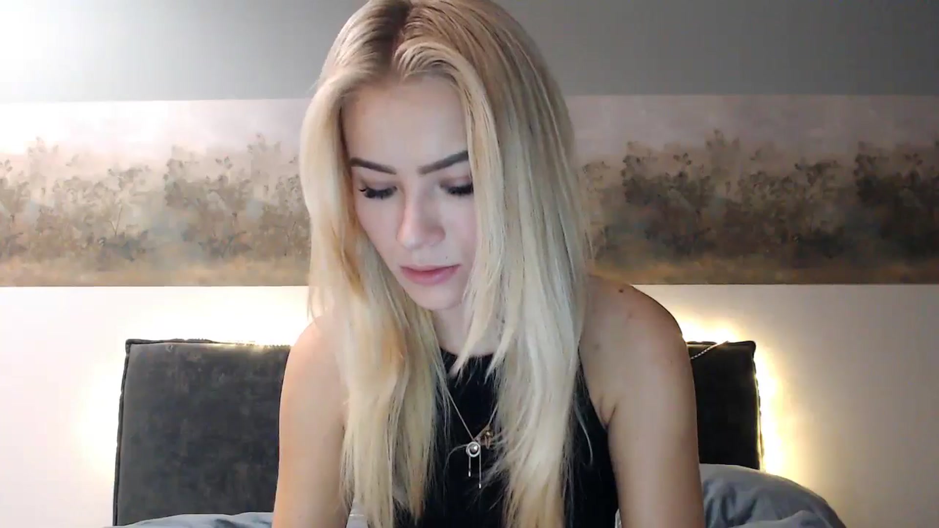 Gallery image thumbnail from fiancee's myfreecams stream on, 12/26/2024, 04:16 image 10 of 20