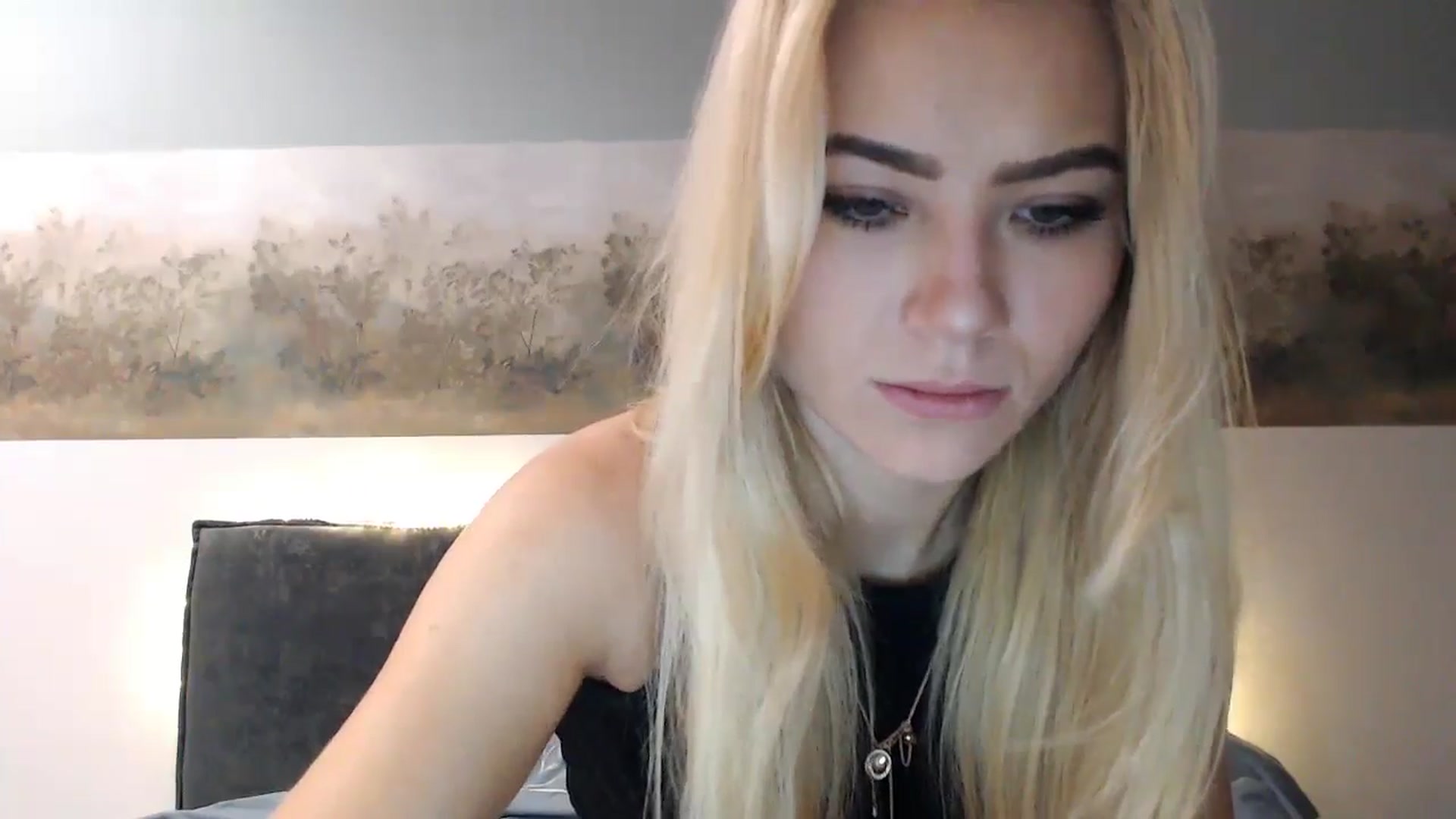 Gallery image thumbnail from fiancee's myfreecams stream on, 12/26/2024, 04:16 image 2 of 20