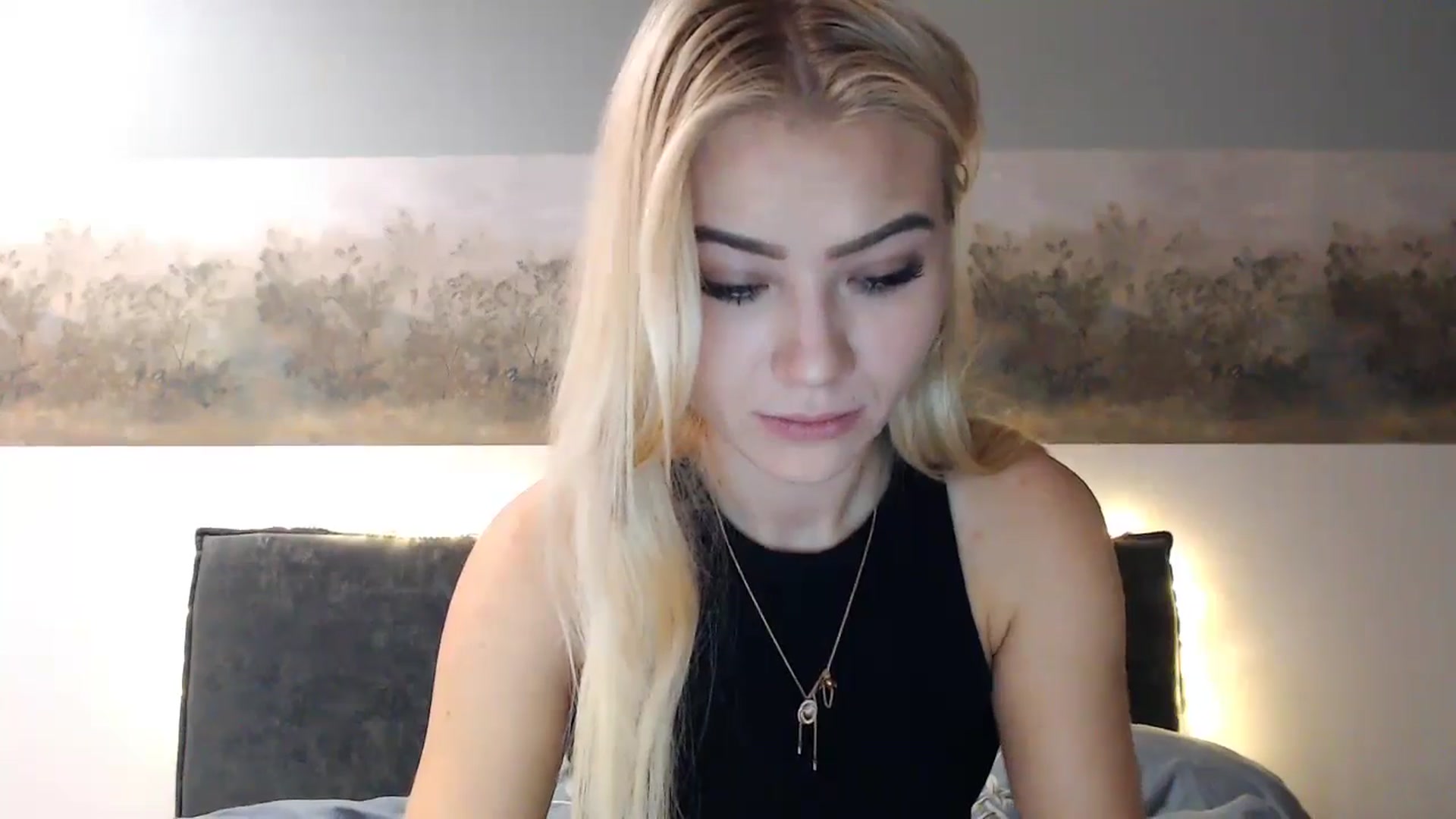 Gallery image thumbnail from fiancee's myfreecams stream on, 12/26/2024, 04:16 image 19 of 20