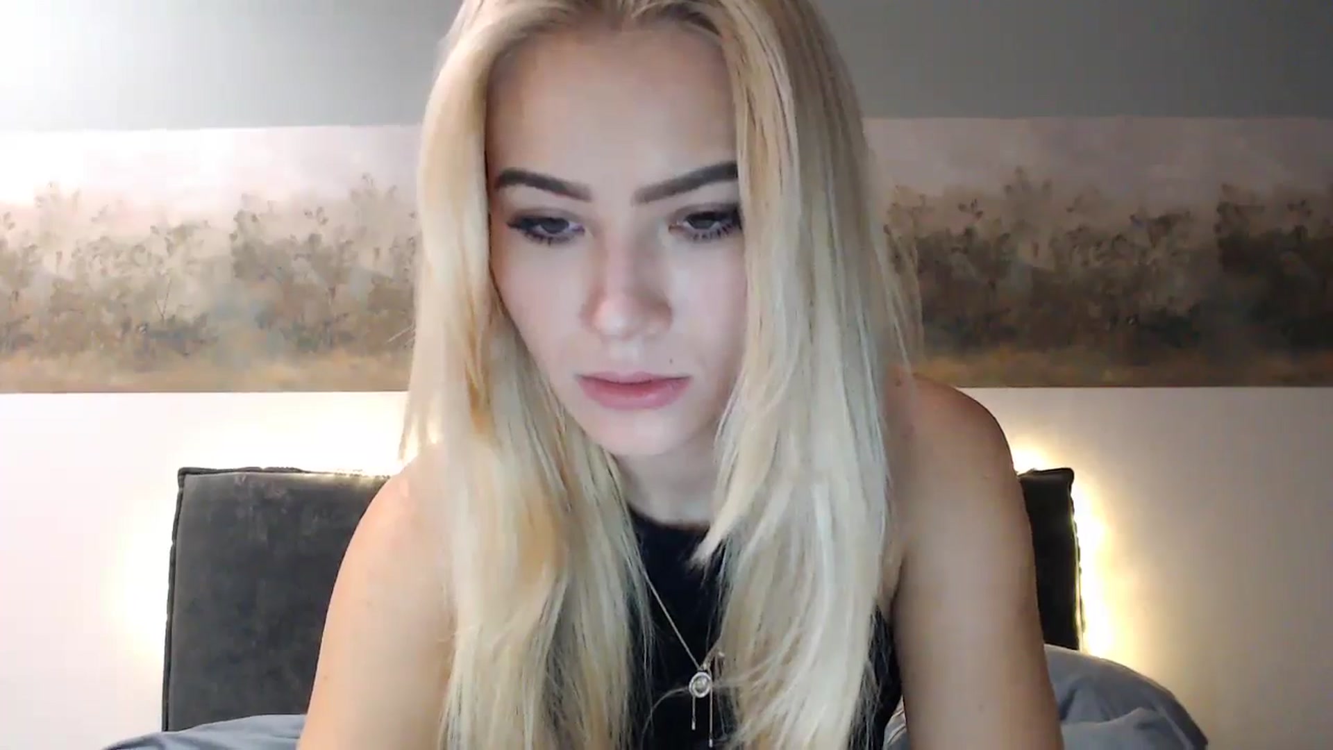 Gallery image thumbnail from fiancee's myfreecams stream on, 12/26/2024, 04:16 image 7 of 20