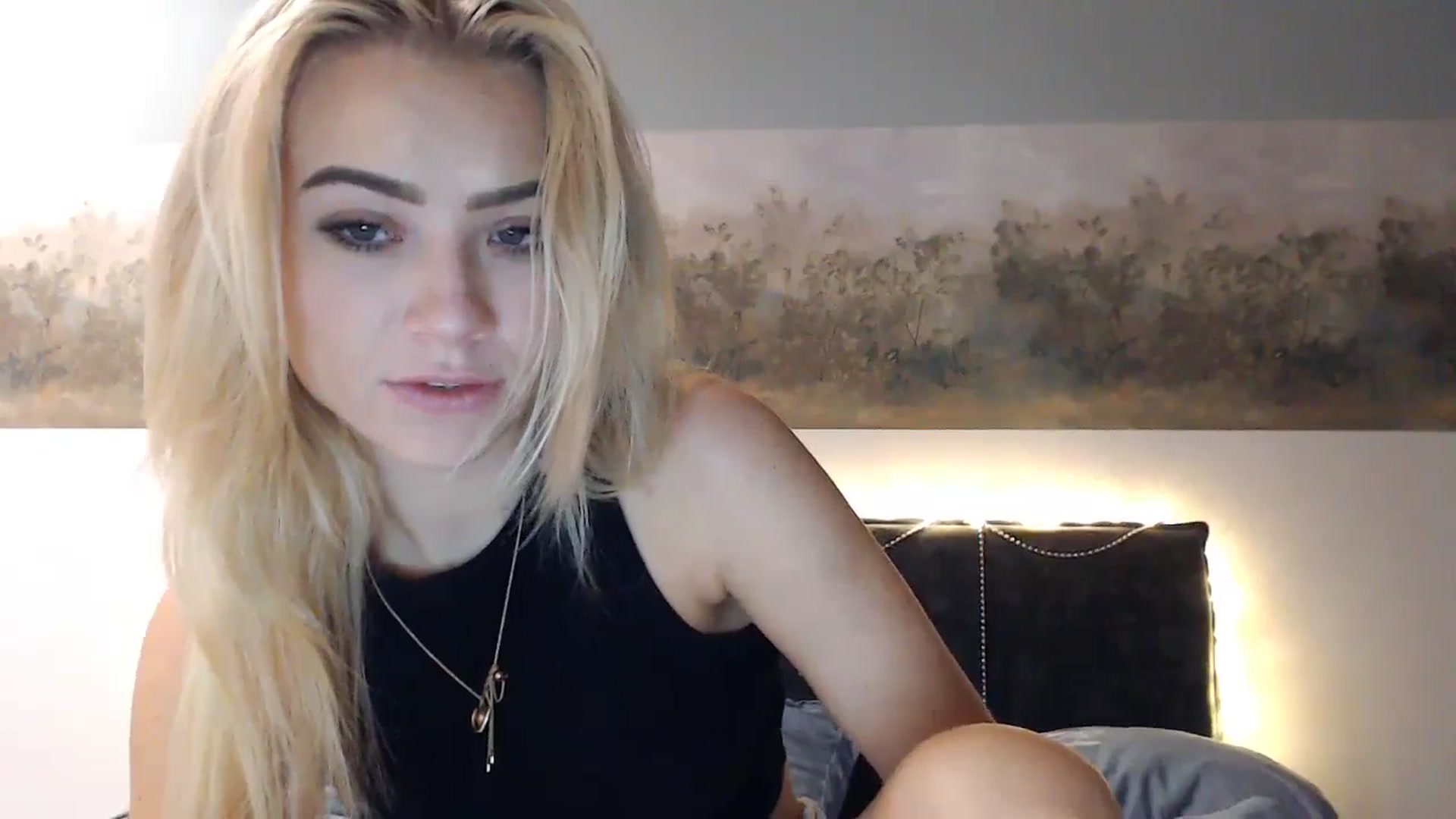 Gallery image thumbnail from fiancee's myfreecams stream on, 12/26/2024, 04:53 image 19 of 20