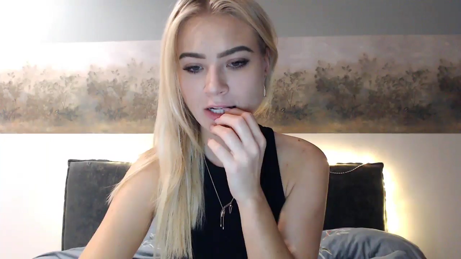 Gallery image thumbnail from fiancee's myfreecams stream on, 12/26/2024, 04:53 image 11 of 20