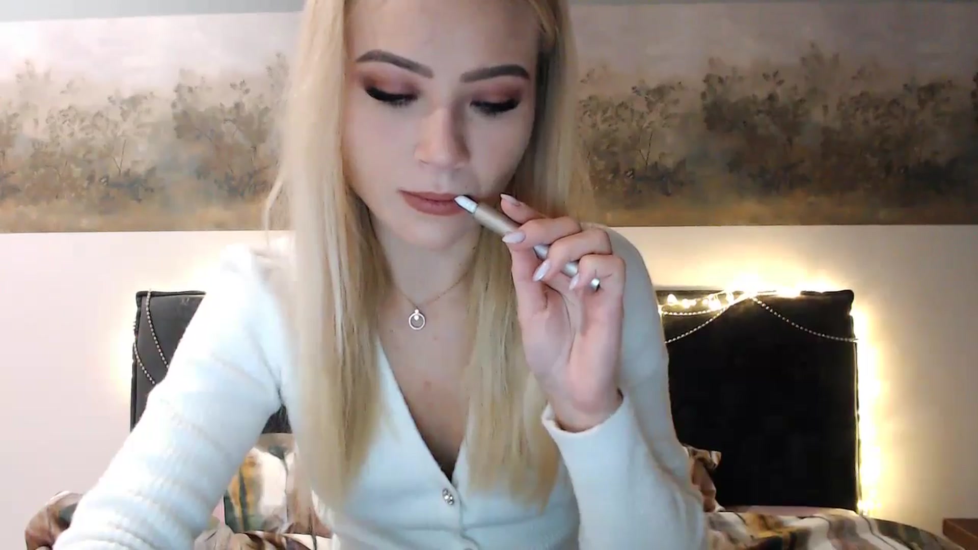 Gallery image thumbnail from fiancee's myfreecams stream on, 12/31/2024, 03:13 image 3 of 20