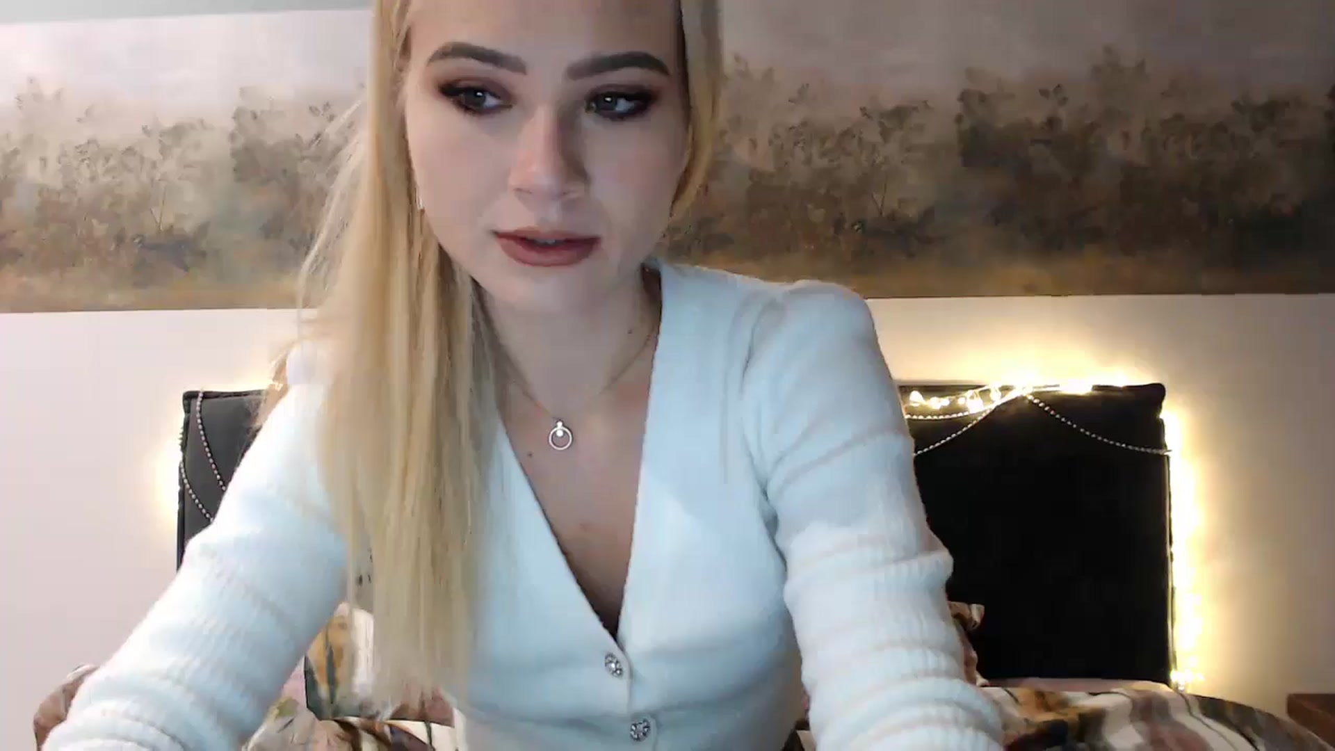 Gallery image thumbnail from fiancee's myfreecams stream on, 12/31/2024, 03:13 image 10 of 20