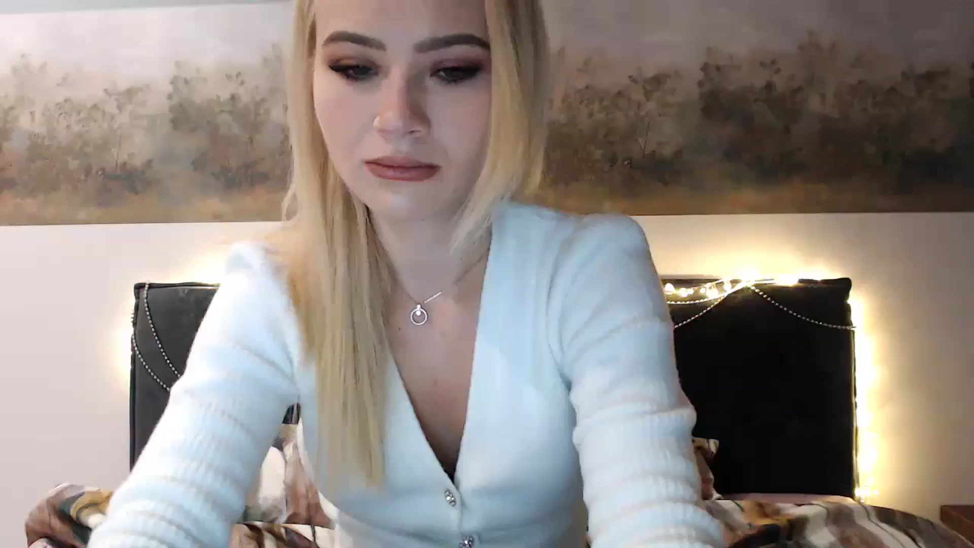 Gallery image thumbnail from fiancee's myfreecams stream on, 12/31/2024, 03:13 image 16 of 20