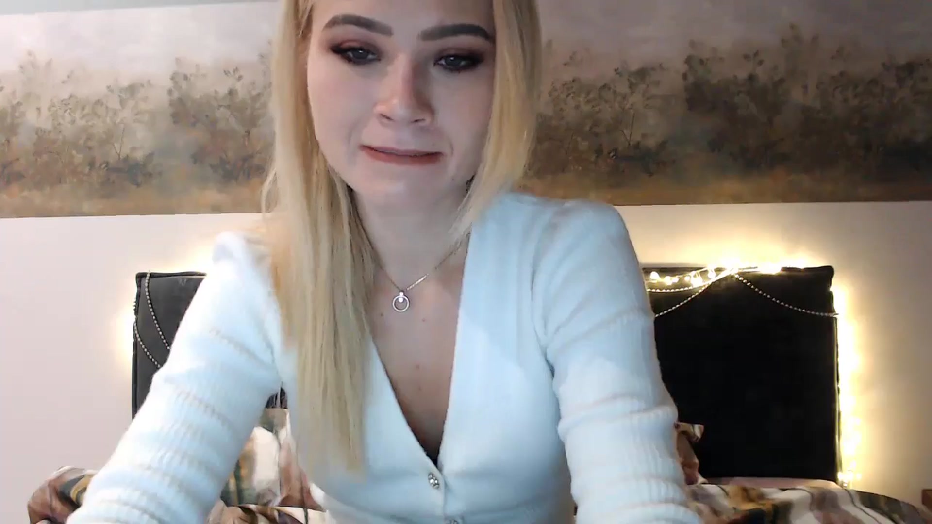 Gallery image thumbnail from fiancee's myfreecams stream on, 12/31/2024, 03:13 image 17 of 20