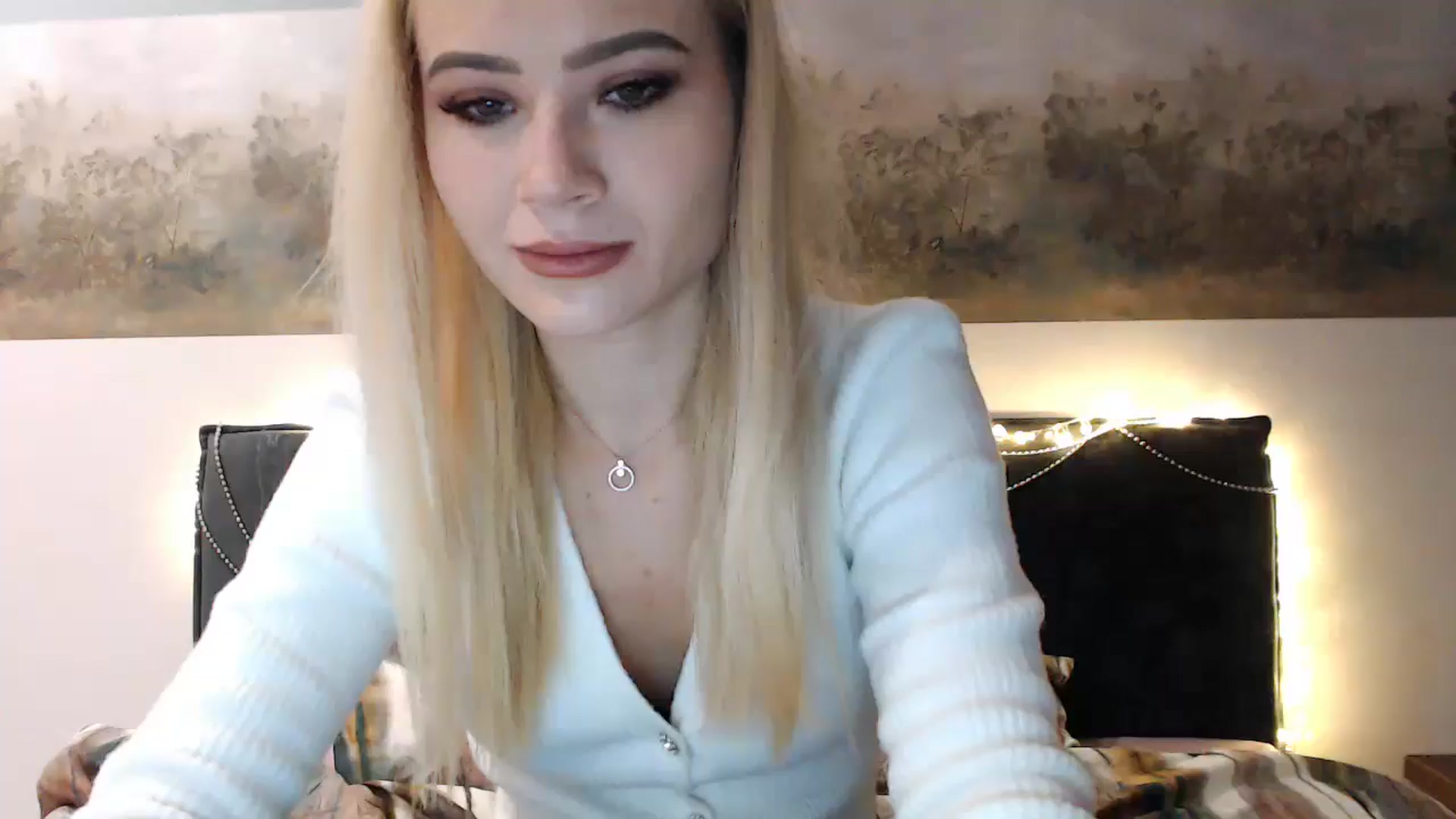 Gallery image thumbnail from fiancee's myfreecams stream on, 12/31/2024, 03:13 image 6 of 20