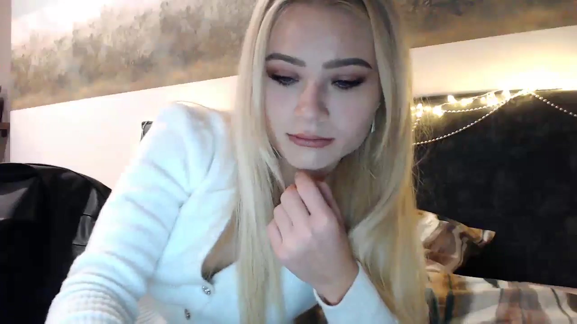 Gallery image thumbnail from fiancee's myfreecams stream on, 12/31/2024, 03:13 image 19 of 20