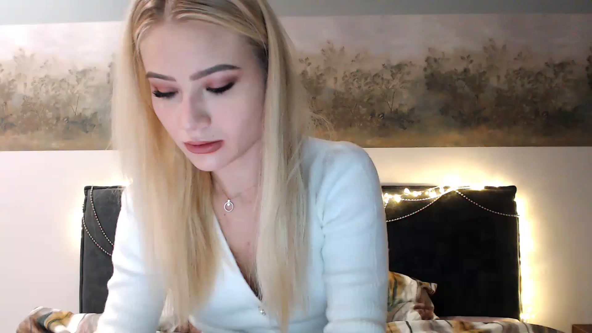 Gallery image thumbnail from fiancee's myfreecams stream on, 12/31/2024, 03:13 image 1 of 20