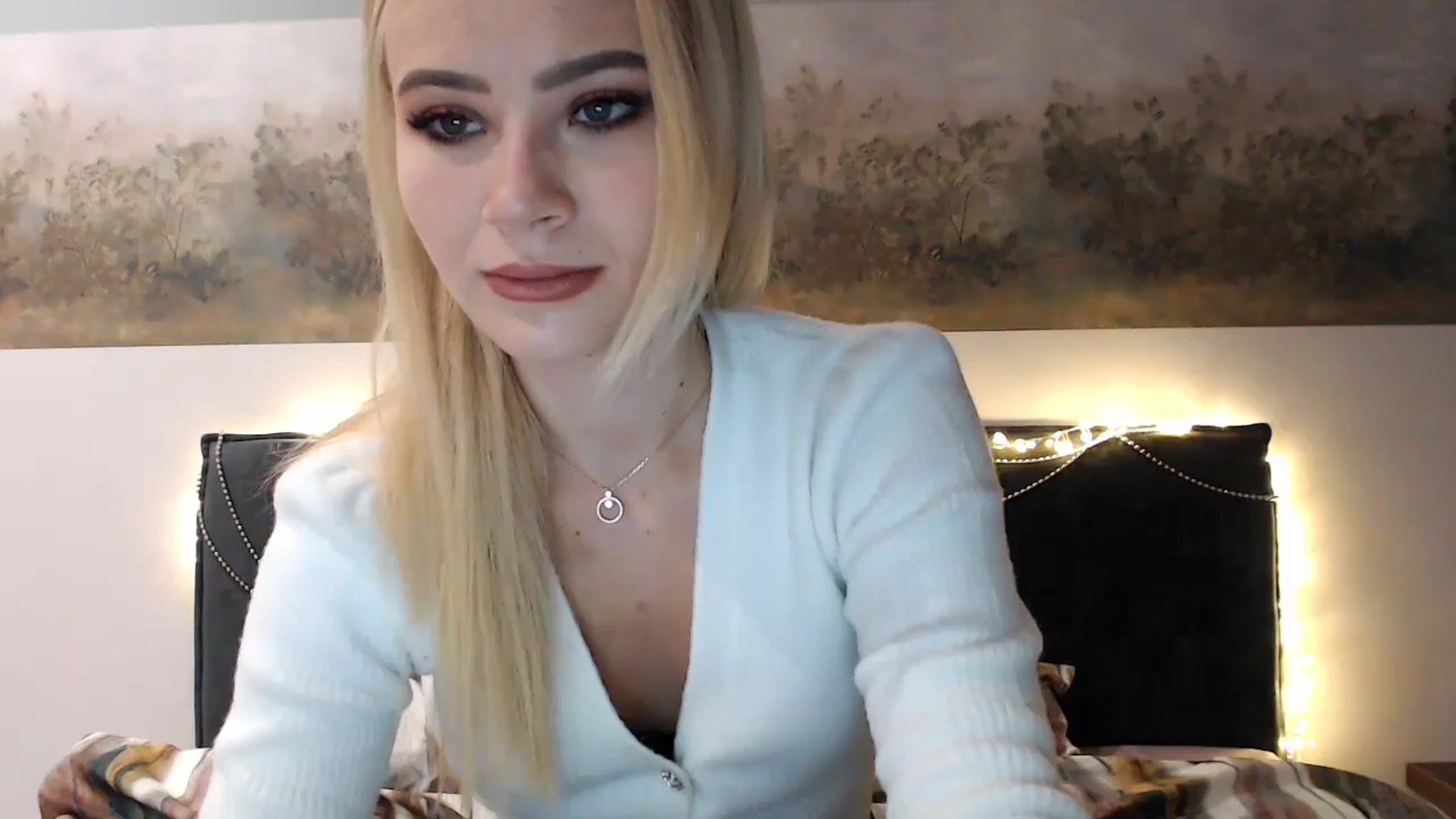 Gallery image thumbnail from fiancee's myfreecams stream on, 12/31/2024, 03:13 image 15 of 20