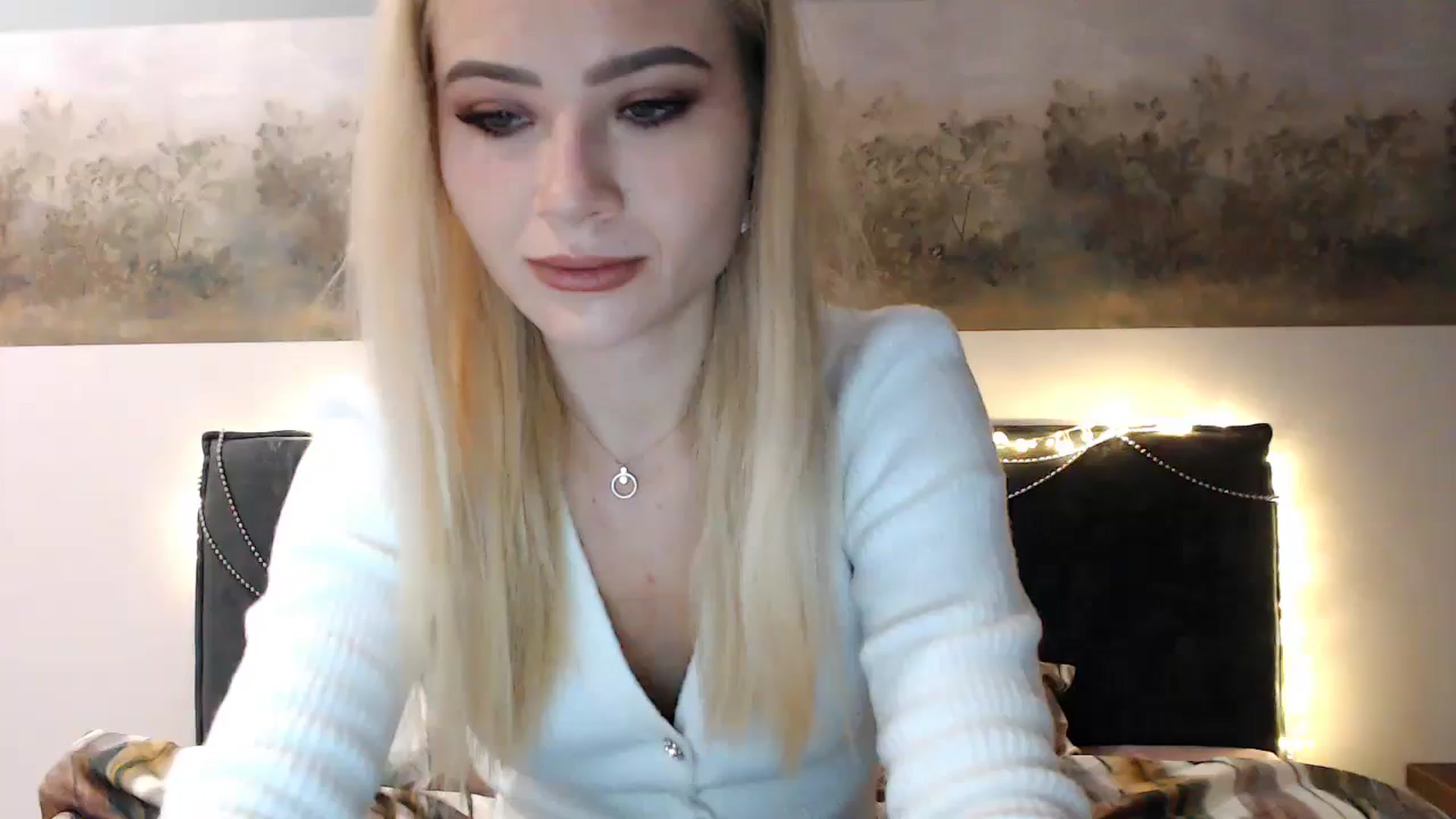 Gallery image thumbnail from fiancee's myfreecams stream on, 12/31/2024, 03:13 image 5 of 20
